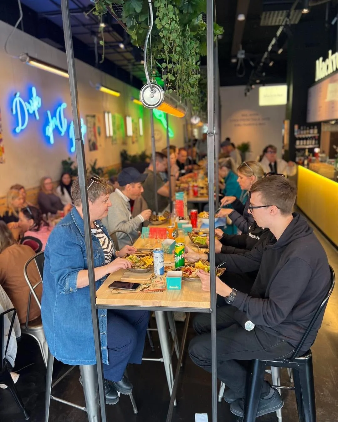 🎄✨ Mellandagar = perfekt tid f&ouml;r god mat &amp; sk&ouml;n st&auml;mning

#cityfoodhall #mellandagsmys #stockholmfood #eatlocal #foodhallvibes #julst&auml;mning #middagstips