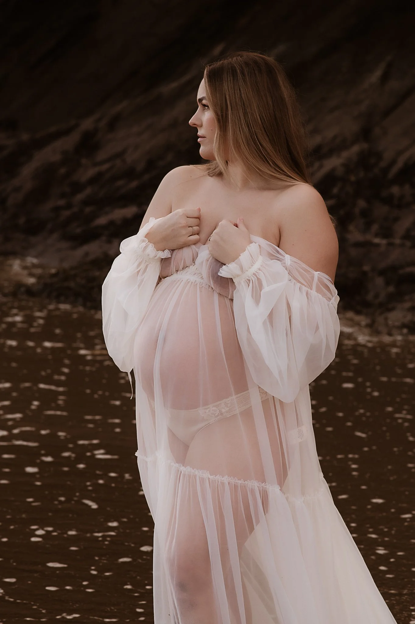 Cornwall maternity photographer