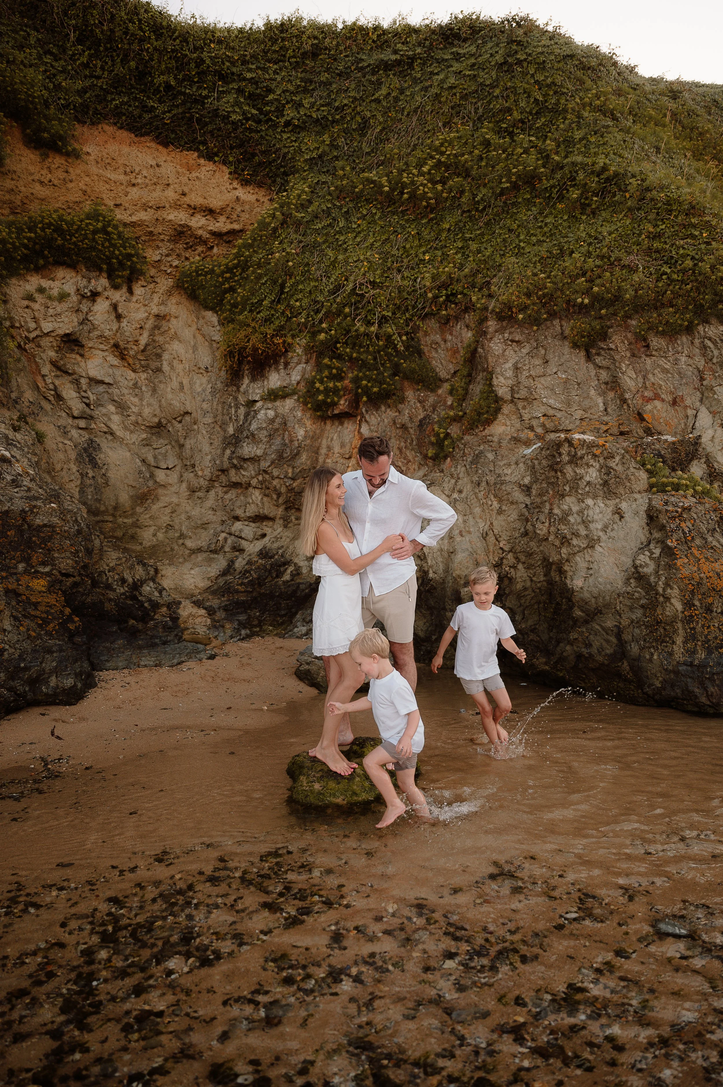What to Bring (and What to Leave Behind) for a Stress Free Family Photoshoot in Cornwall