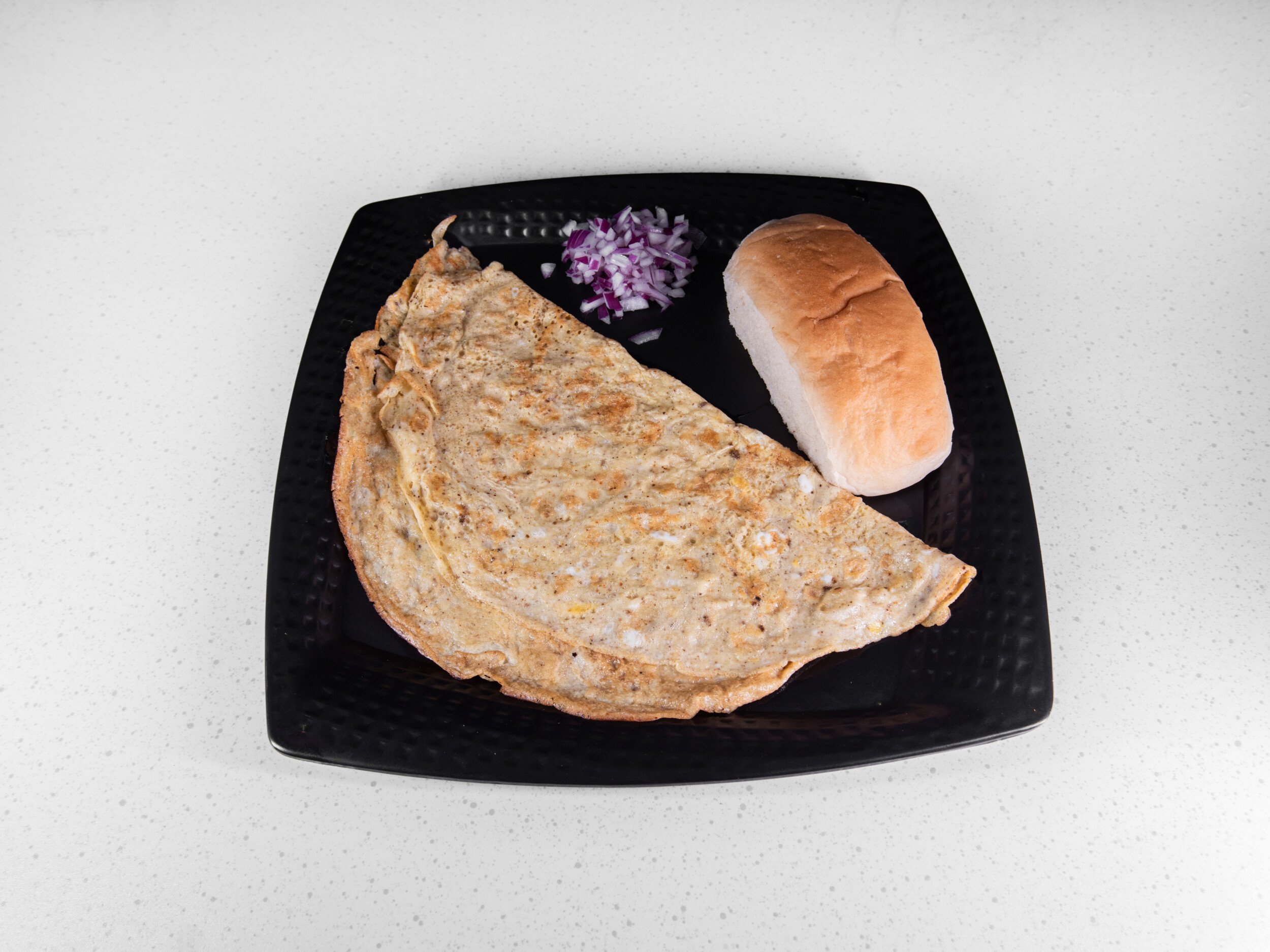 UK270942_gj5 aalupuri eggs_Food_plain omlet.jpg