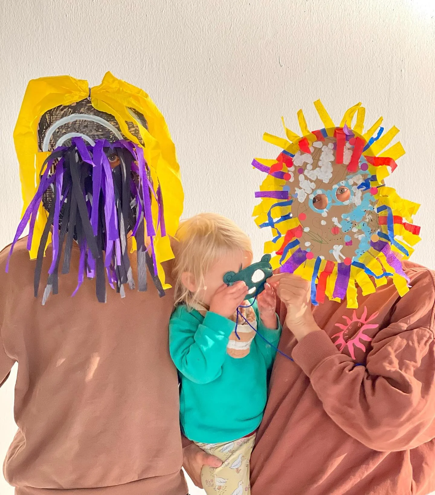 Thank you to all the excellent mask makers and great as always @markfieldroadfestival 👏🏻🙌🏻 we had a great time playing and chatting on Saturday morning!
.
.
.
.
#markfieldroadfestival #workshop #maskmakers #playforms #tottenham #artandfun #markfi