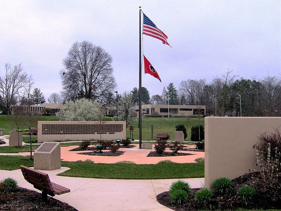 The Commemorative Walk monument in Oak Ridge, Tennessee.jpg