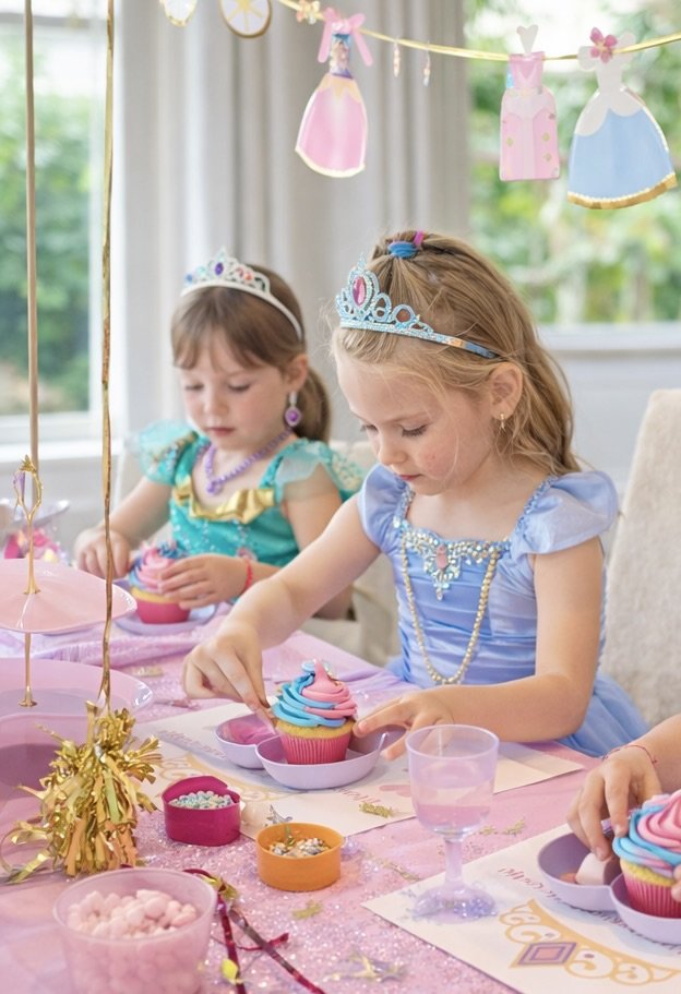 kinderfeestje Amsterdam kinderverjaardag Amsterdam thuis kinderfeestje organiseren origineel kinderfeestje Amsterdam kinderfeestje ideeën thuis thema kinderfeestje thuis zeemeerminnenfeestje Amsterdam zeemeerminnen feestje Weesp Weespersluis Muiden O