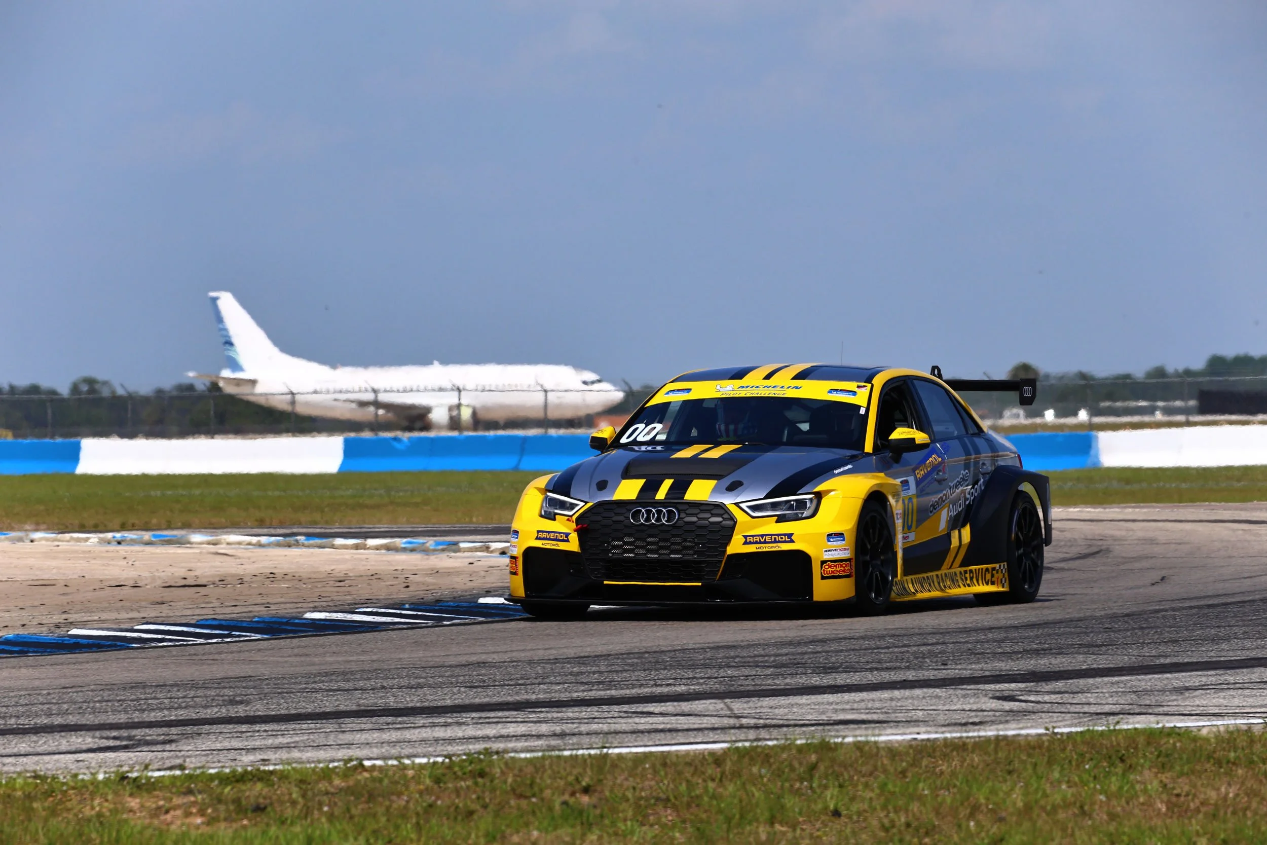 Where Can I Drive a Real Race Car in Florida?