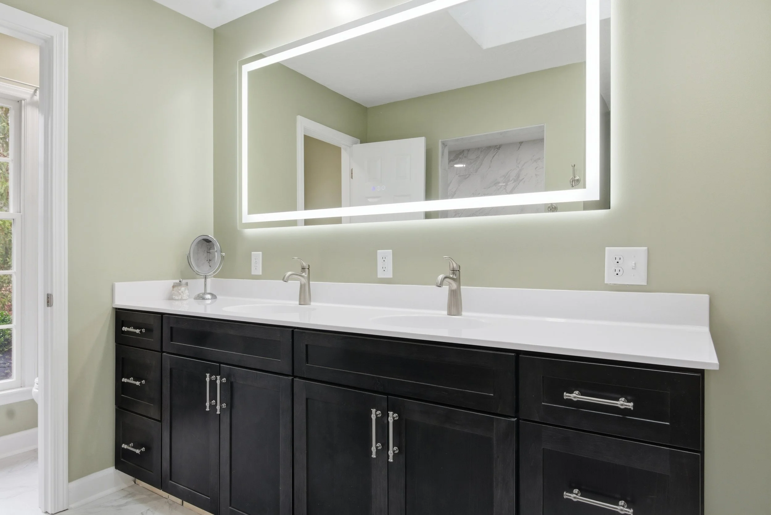 4-1821-Smithfield-Dr-Blacksburg-Master-Bath (1).jpg