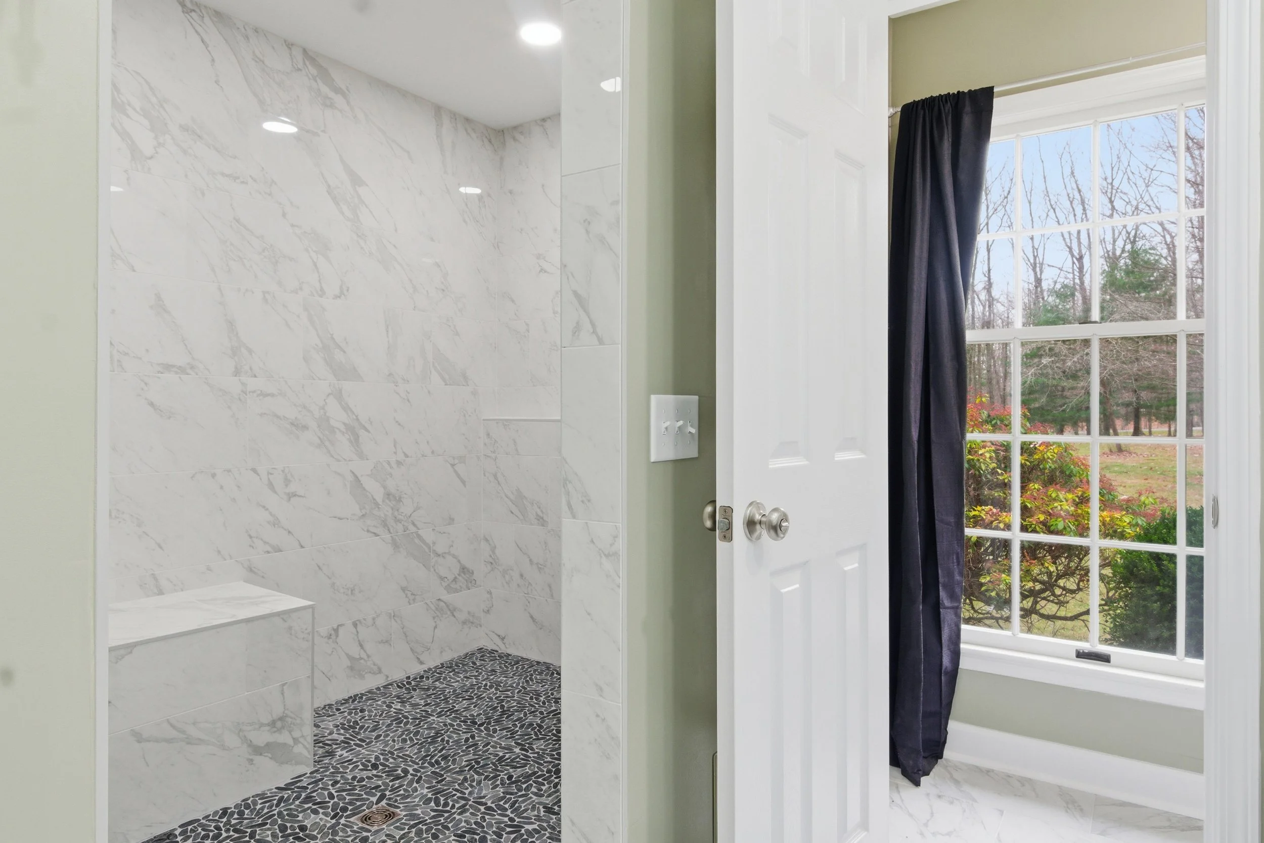 6-1821-Smithfield-Dr-Blacksburg-Master-Bath (1).jpg