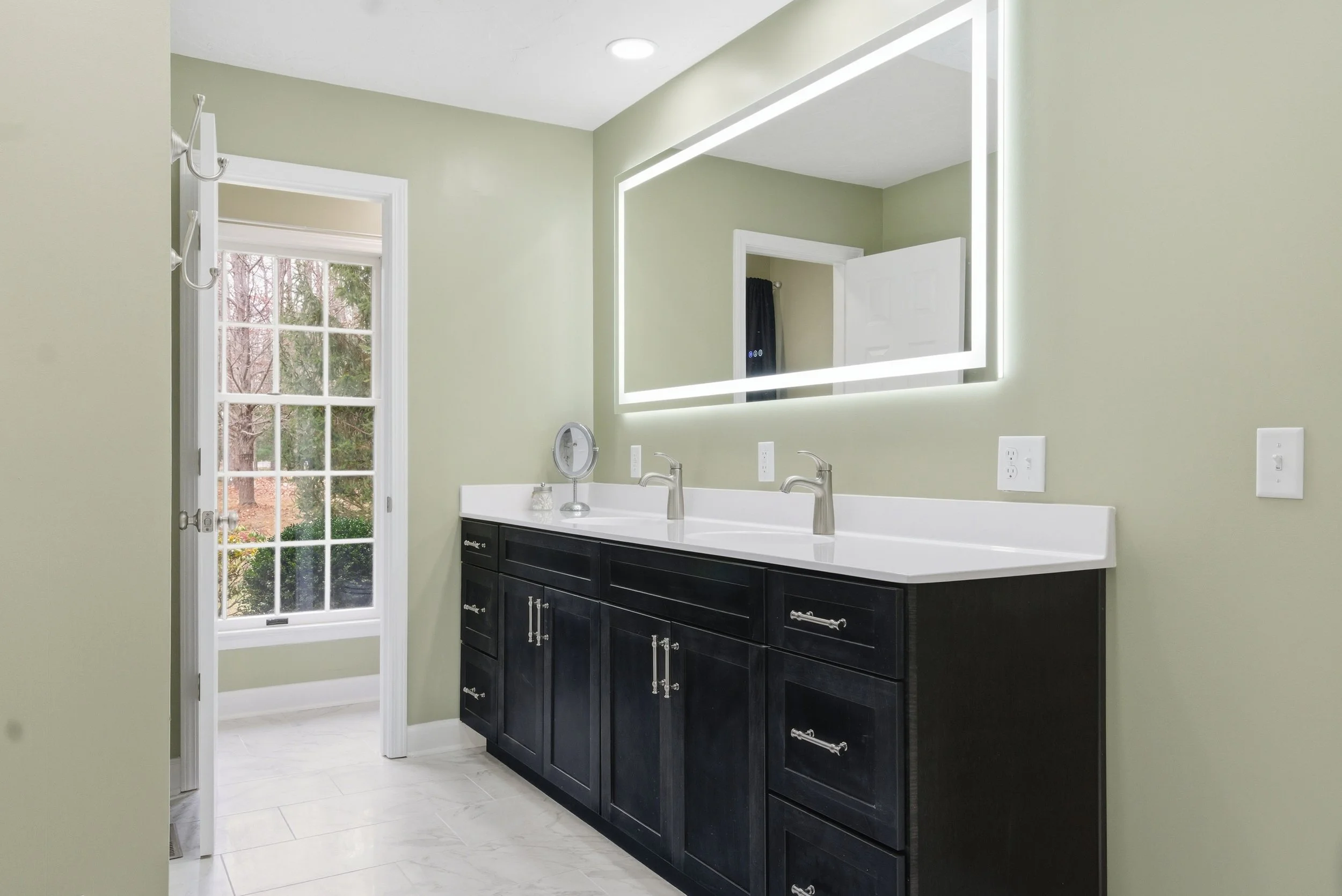 2-1821-Smithfield-Dr-Blacksburg-Master-Bath (1).jpg