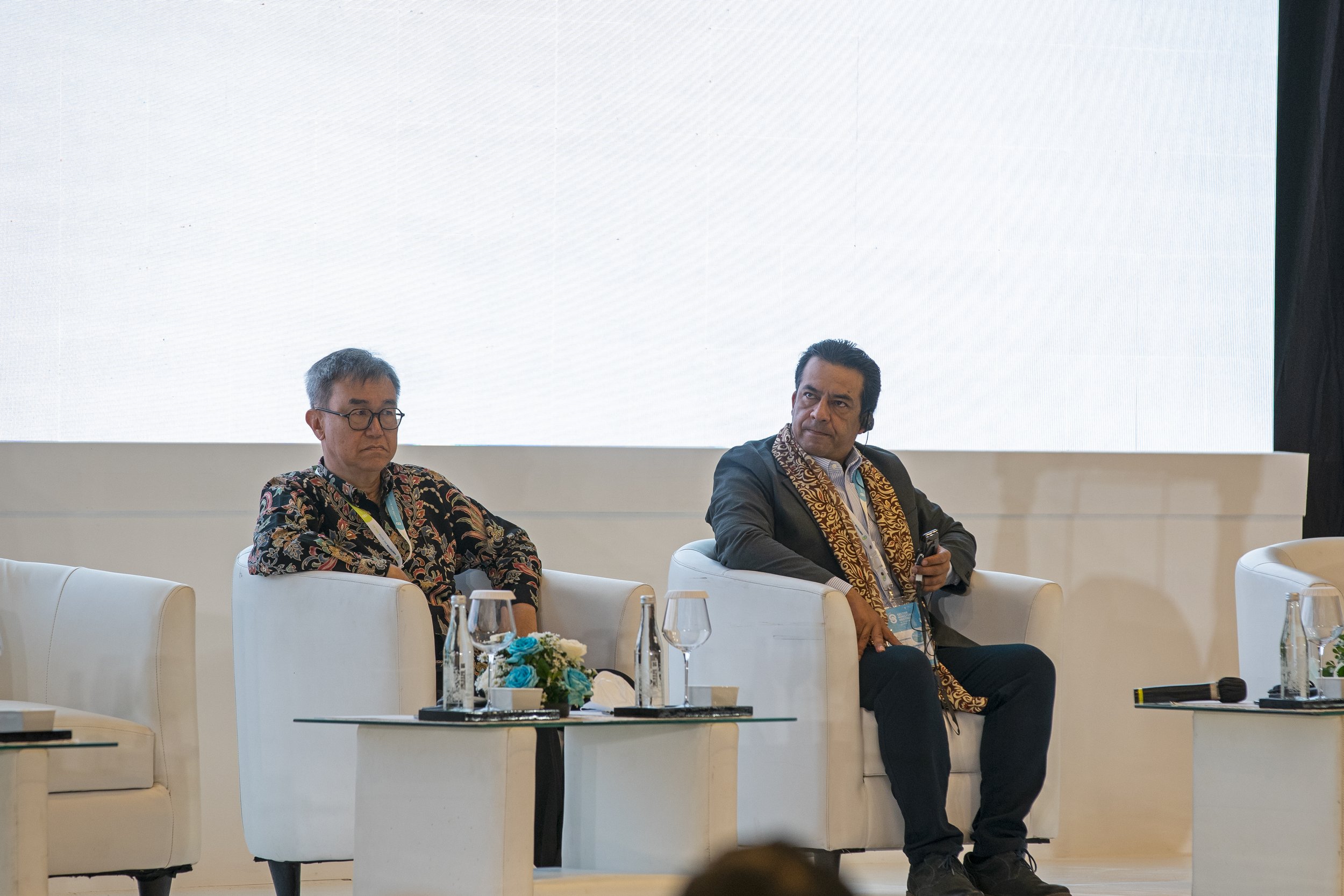 Mr. Jack Sim, CEO, World Toilet
Organization (left), and His Excellency Mr. Oscar Rojas, Vice-Minister of Water, Ecuador (right)