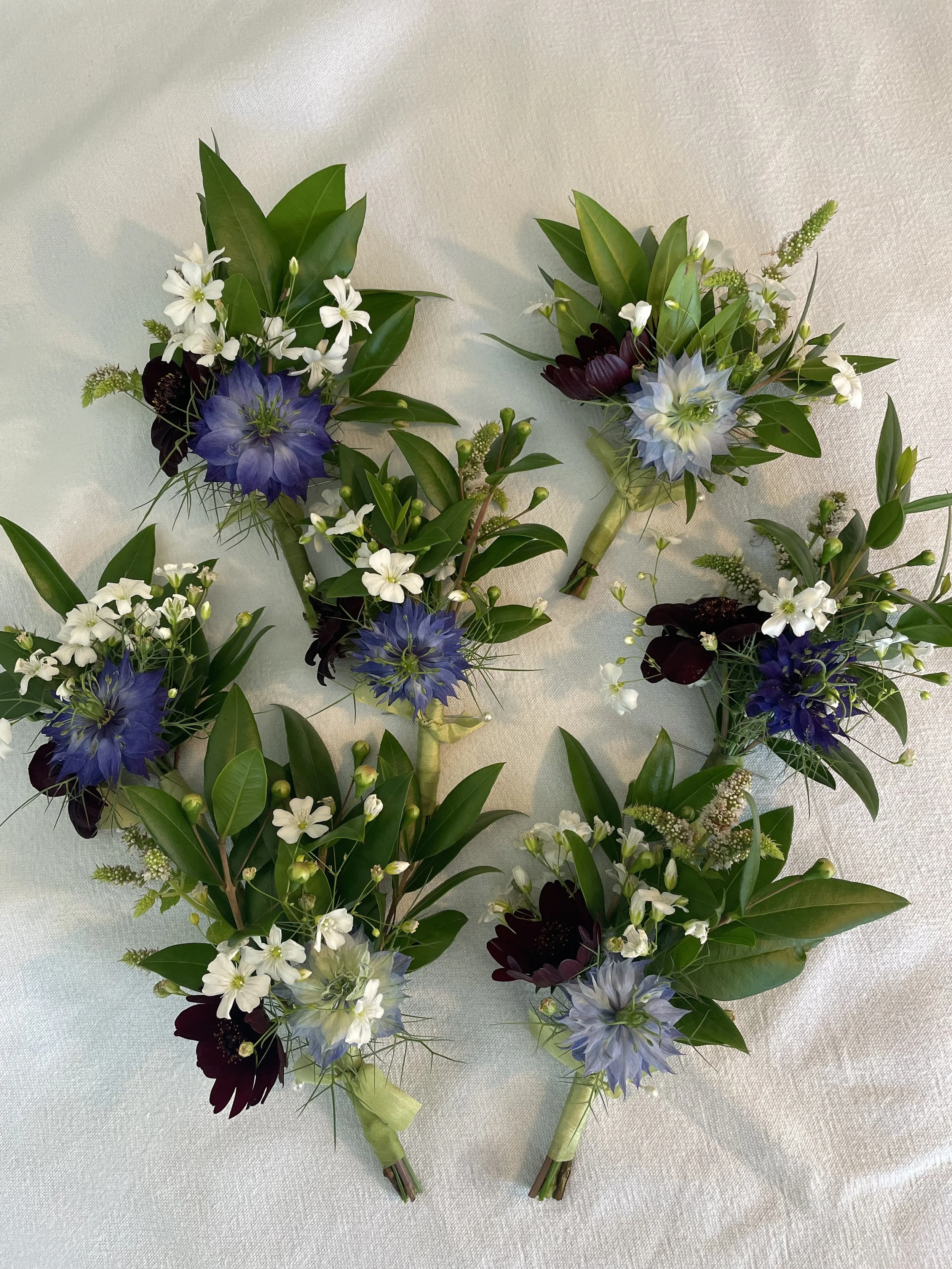 wedding button hole flowers