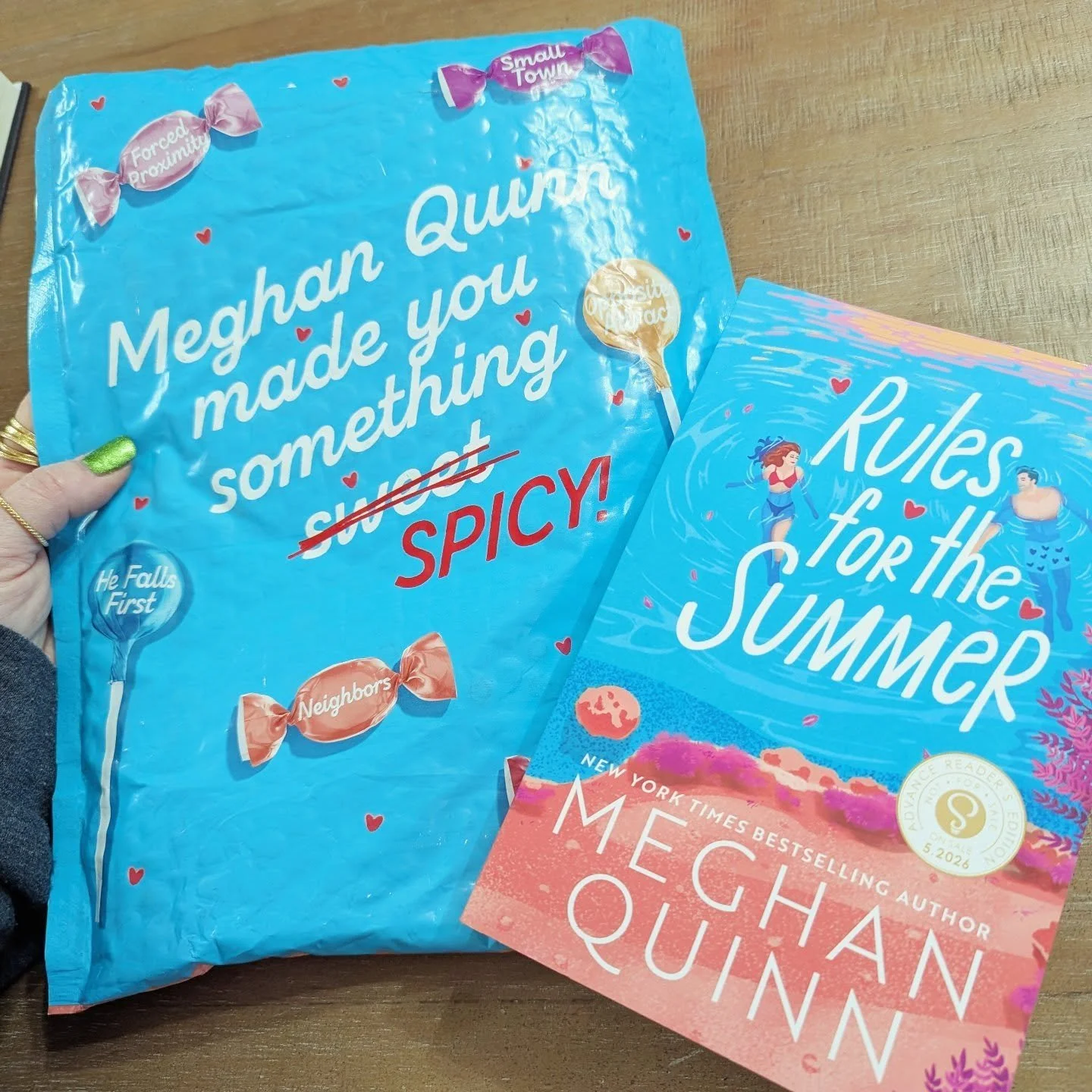 Happy mail! This physical ARC is 😍! I can't wait to have these on the shelves! Preorder yours online at www.twistedbookstore.com
.
.
@sourcebookscasa @meghanquinnbooks