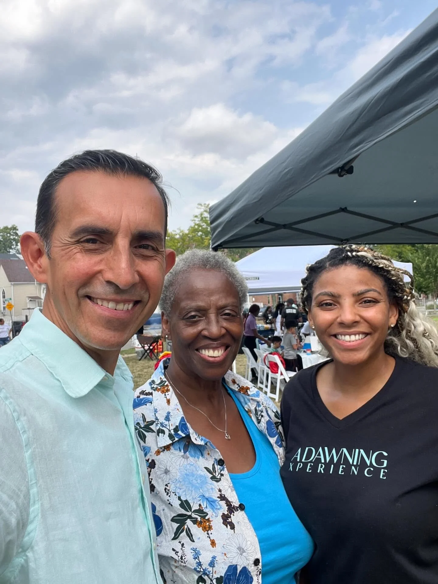Empecé un dia muy ocupado disfrutando de deliciosa comida y excelentes conversaciones en el cook out de las familias organizada por la Mayor’s Office of Returning Citizens
Started a busy day of events with delicious food and great conve