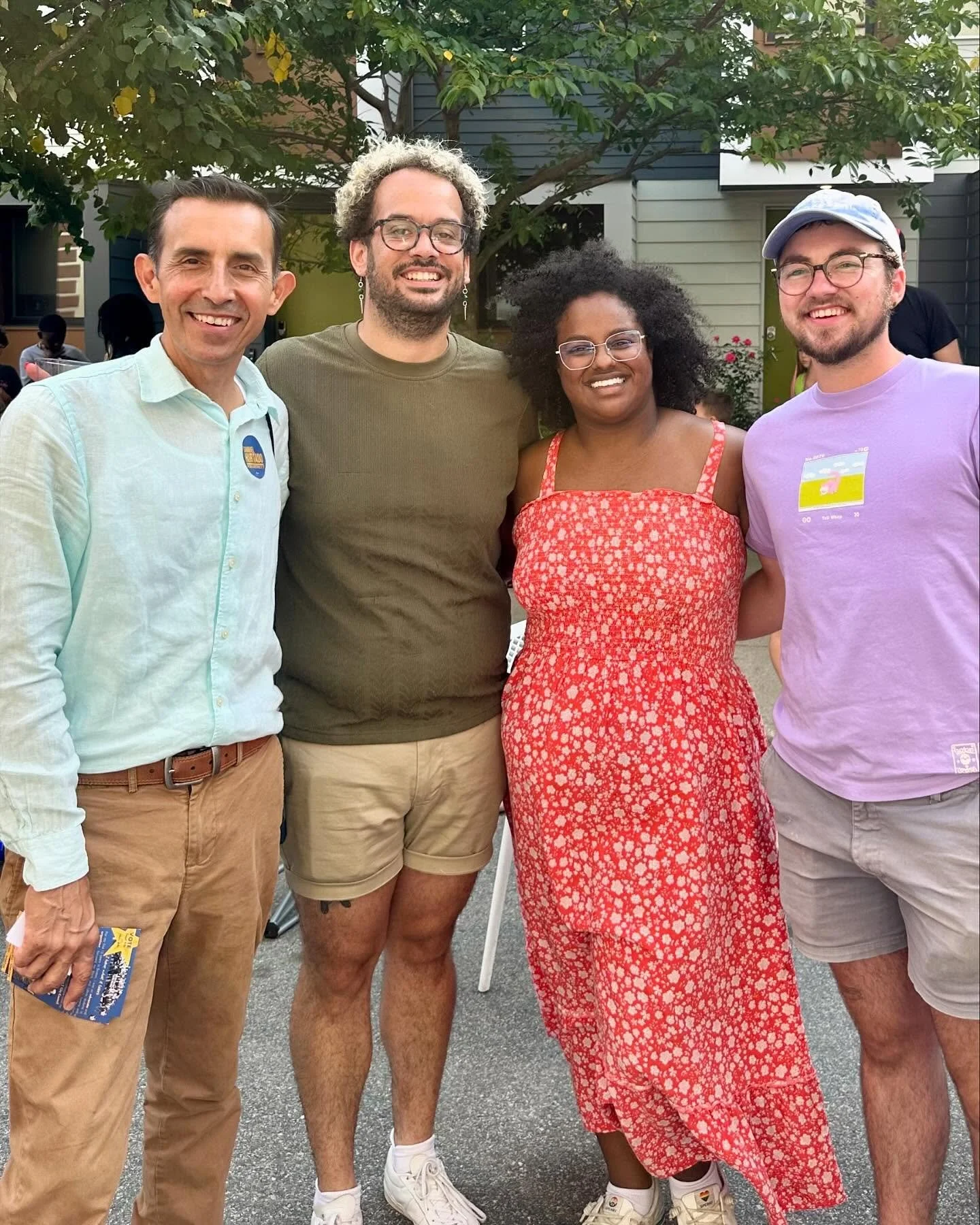 Disfrute mucho en el Block Party de Door Street en Roxbury. Gracias a los vecinos por las buenas conversaciones y por invitarme! 
I had a great time at the Dorr Street Block Party today. Thank you to the neighbors of Dorr Street for the great conver