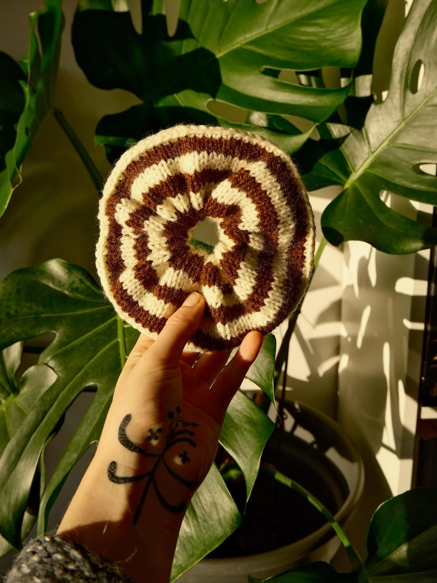 Automne, crochet et tricot 🍁🤎🪵 &bull; petit r&eacute;capitulatif de pi&egrave;ces cr&eacute;&eacute;es la semaine derni&egrave;re ✨