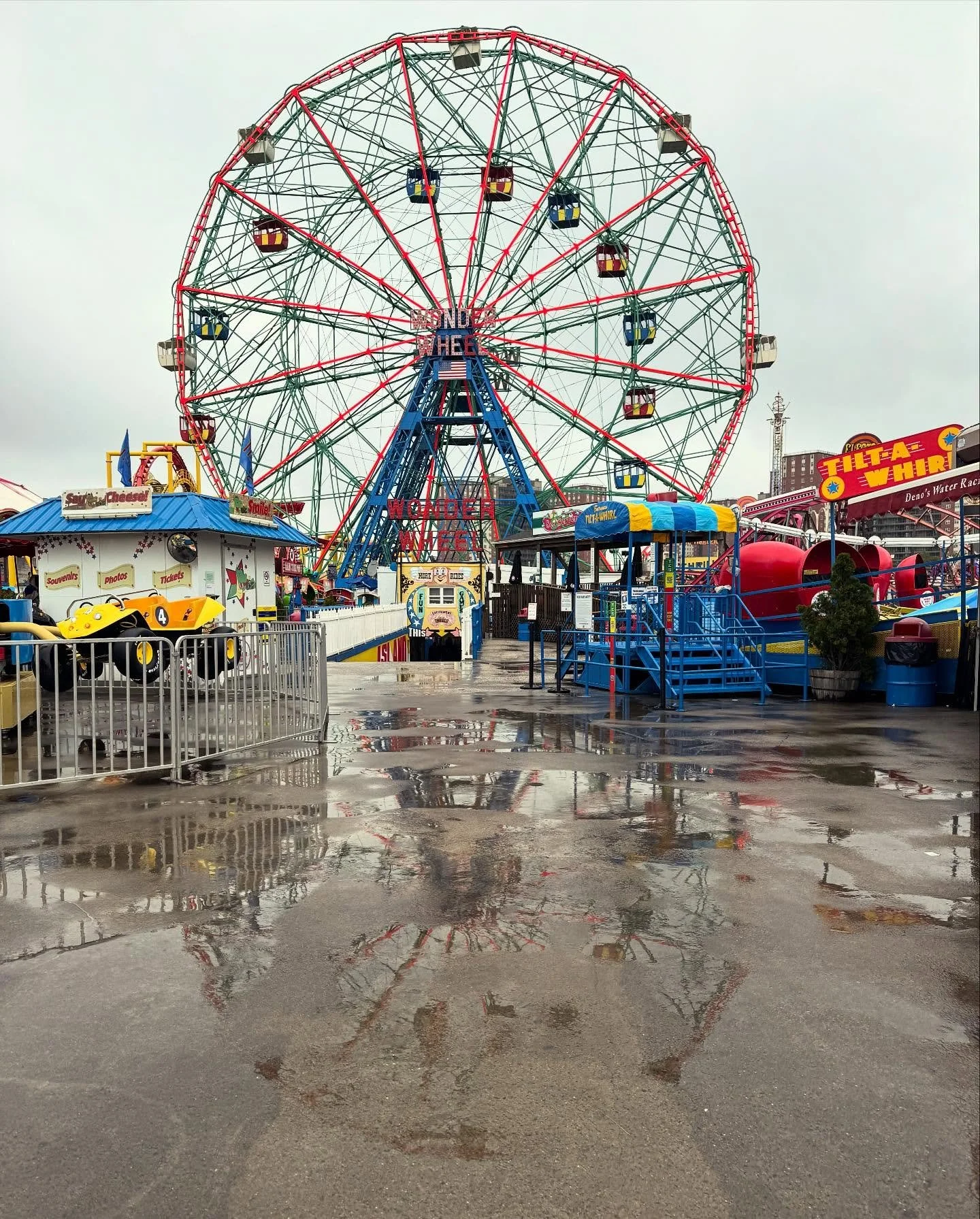 Is it summer yet? 😩 #summerblues #junegloom #coneyisland #wonderwheel #brooklynliving #mentalhealth