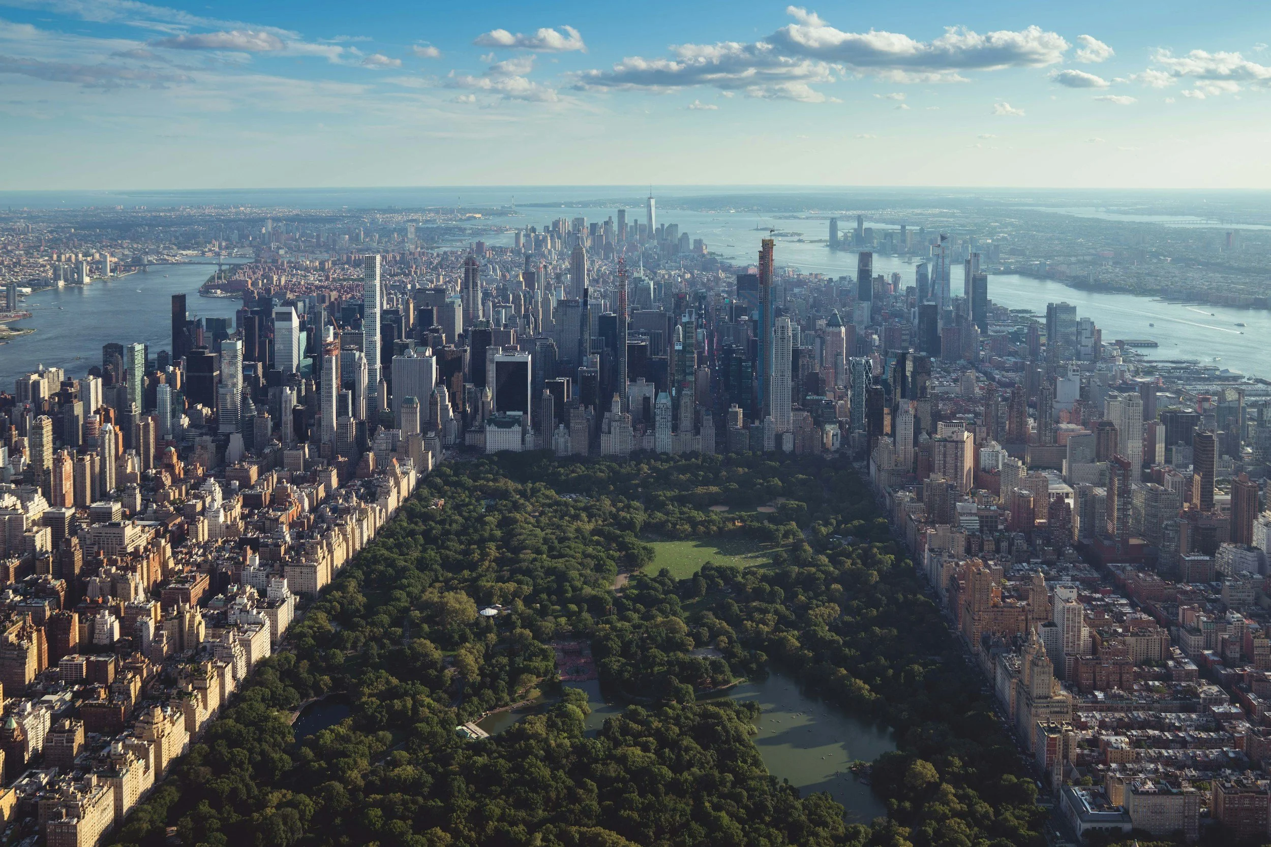 Manhattan skyline in New York City, where Groundwork Therapy serves adults, teens, and couples seeking therapy.