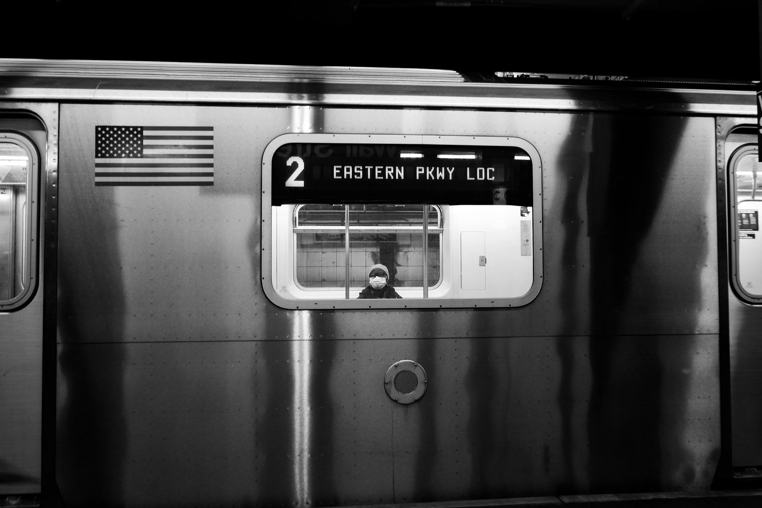 2 train subway service near Brooklyn Heights in Brooklyn, NYC