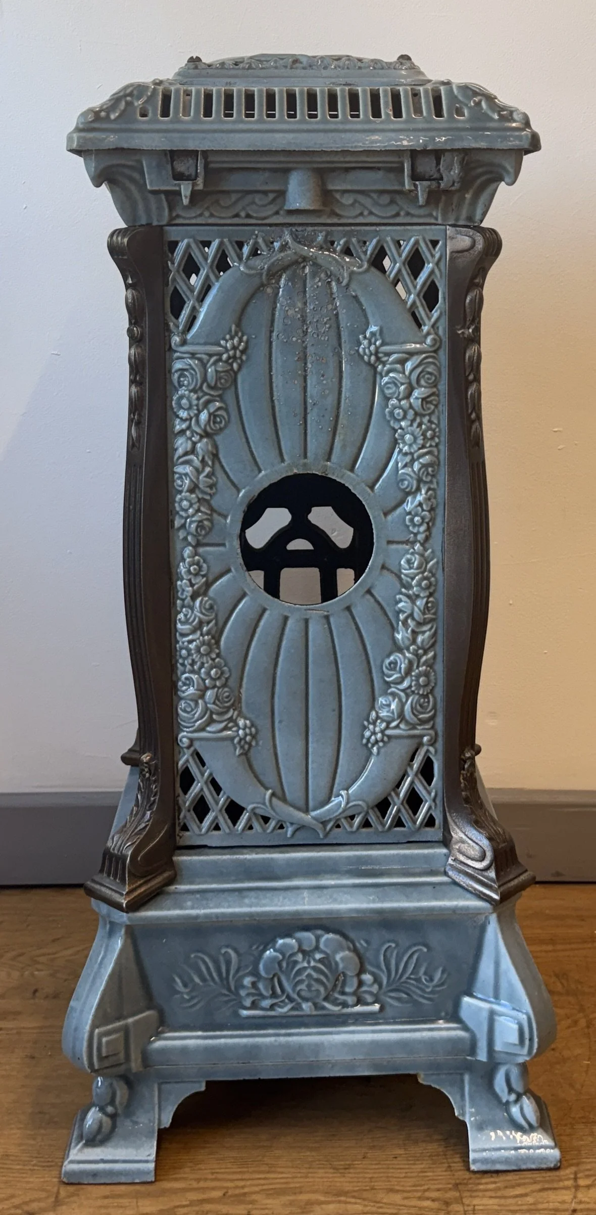 Rear view with flue hole of cast iron stove