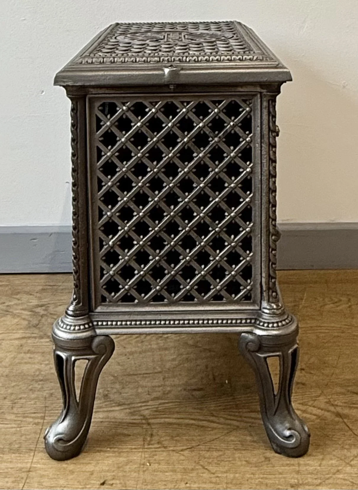 Side view of antique stove