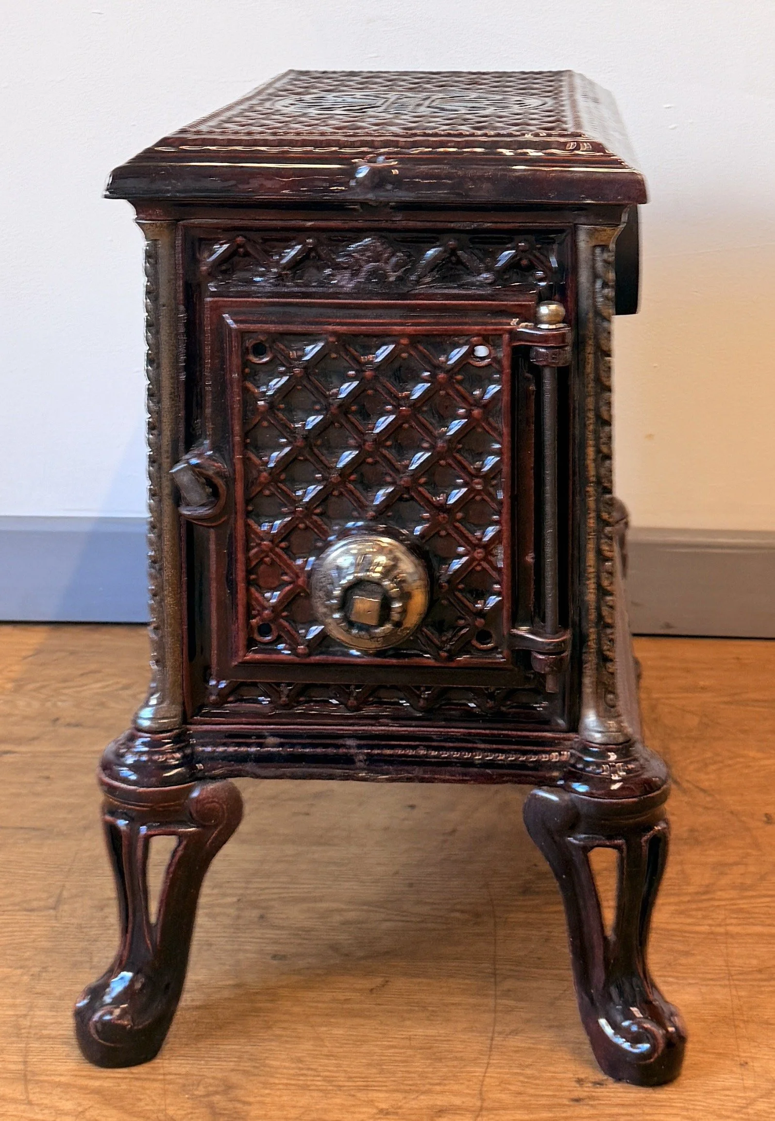 Side door detail of vintage stove