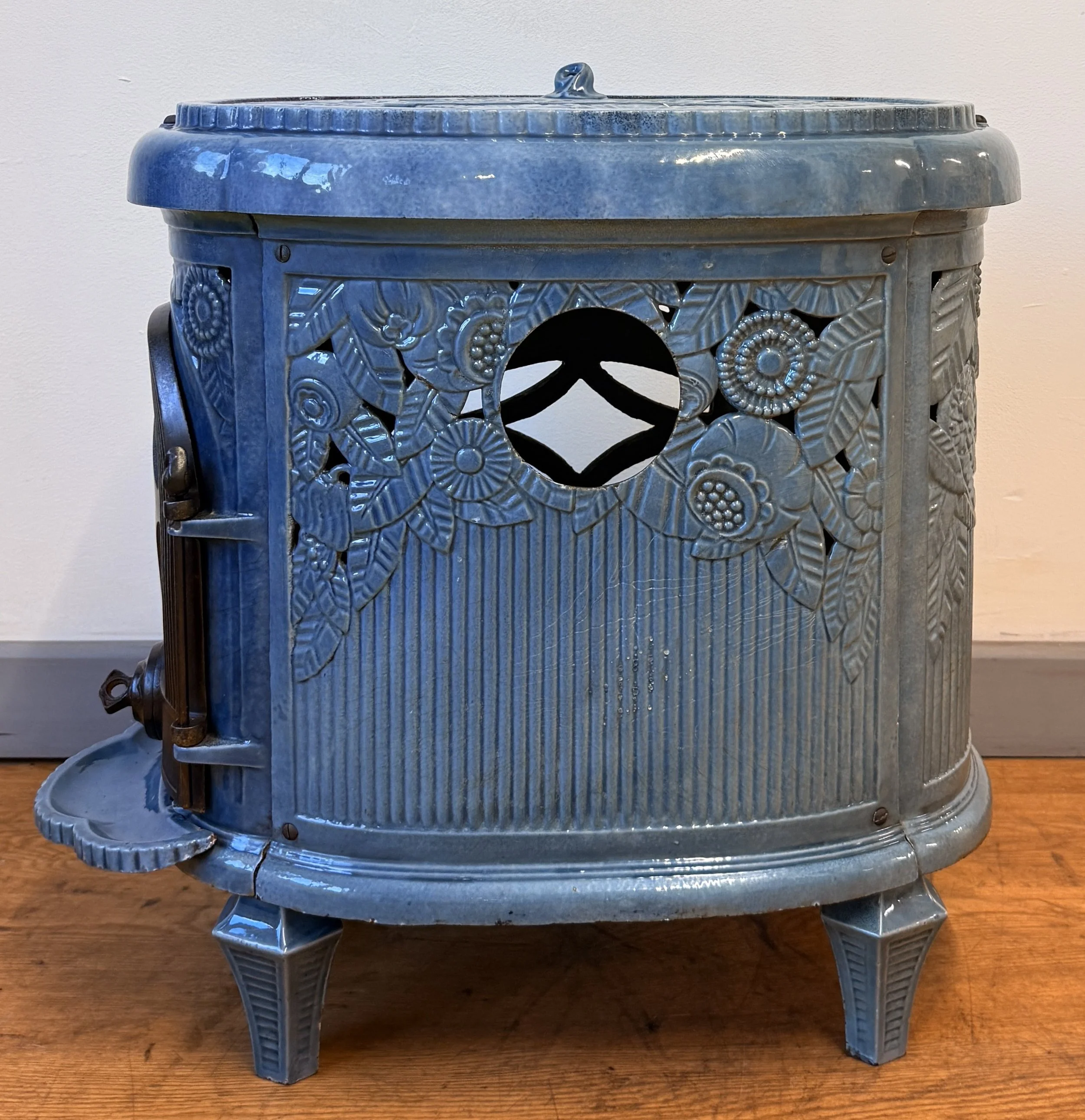 Rear view of Arts and Crafts stove