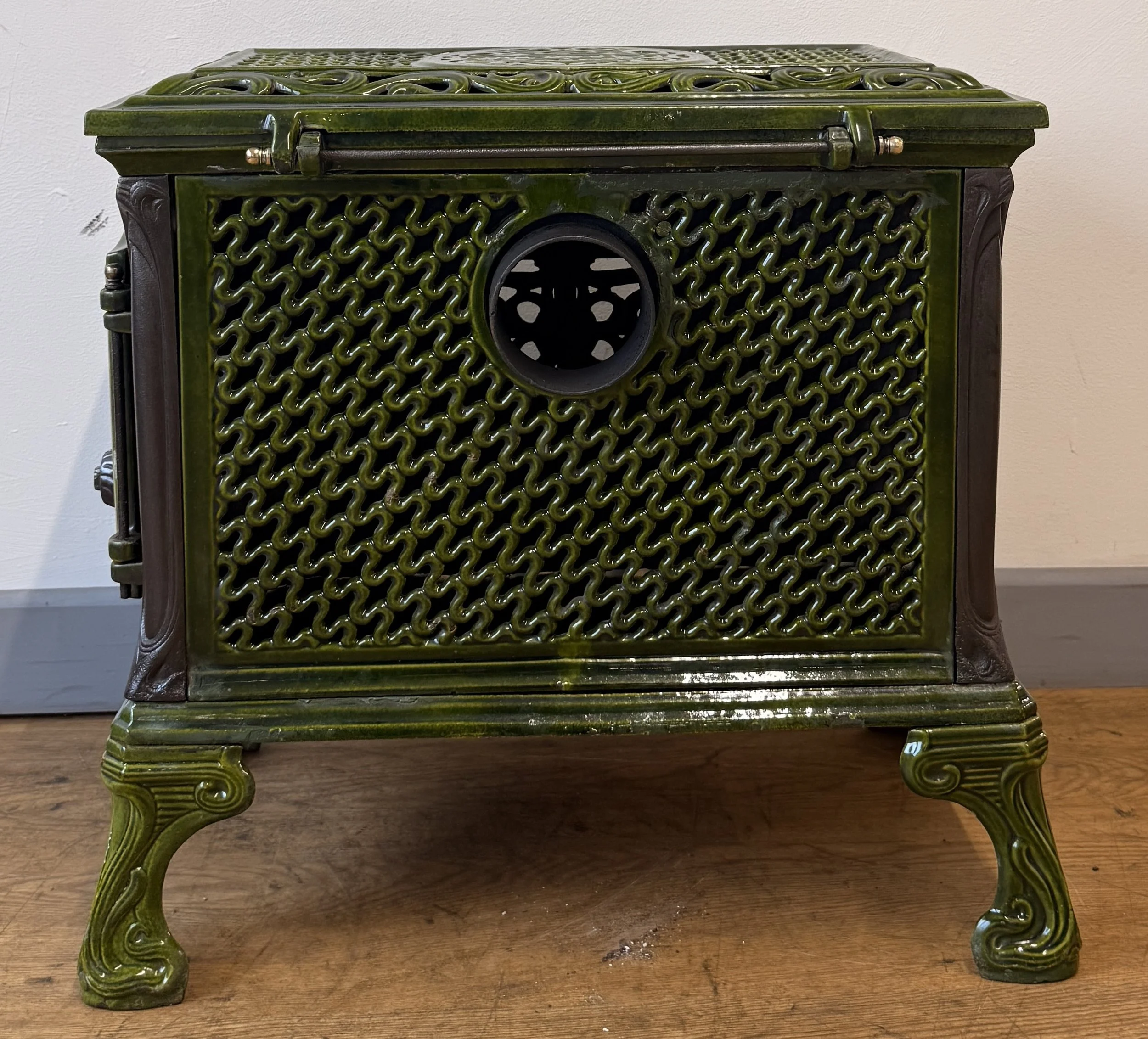 Back view of Le Brulbois