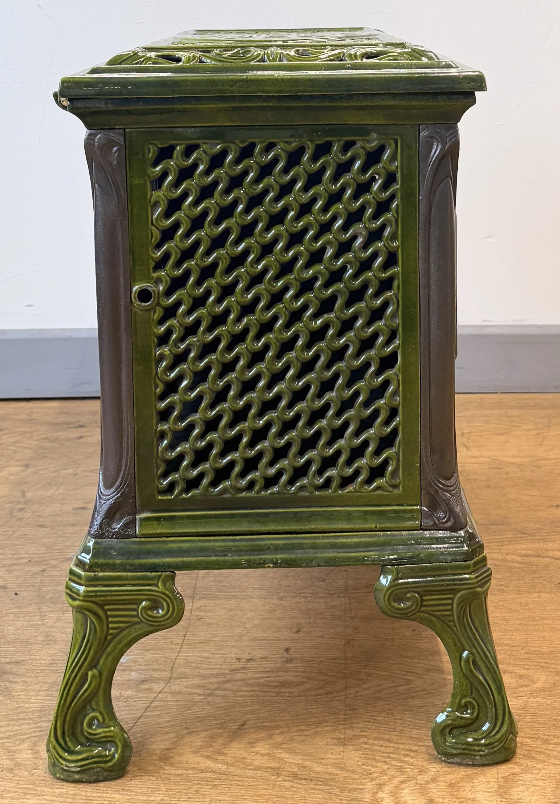 Side view of antique stove