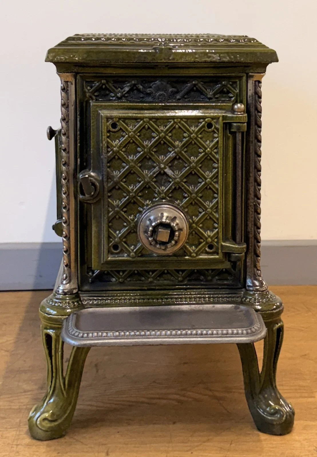 Door view of Chauffette