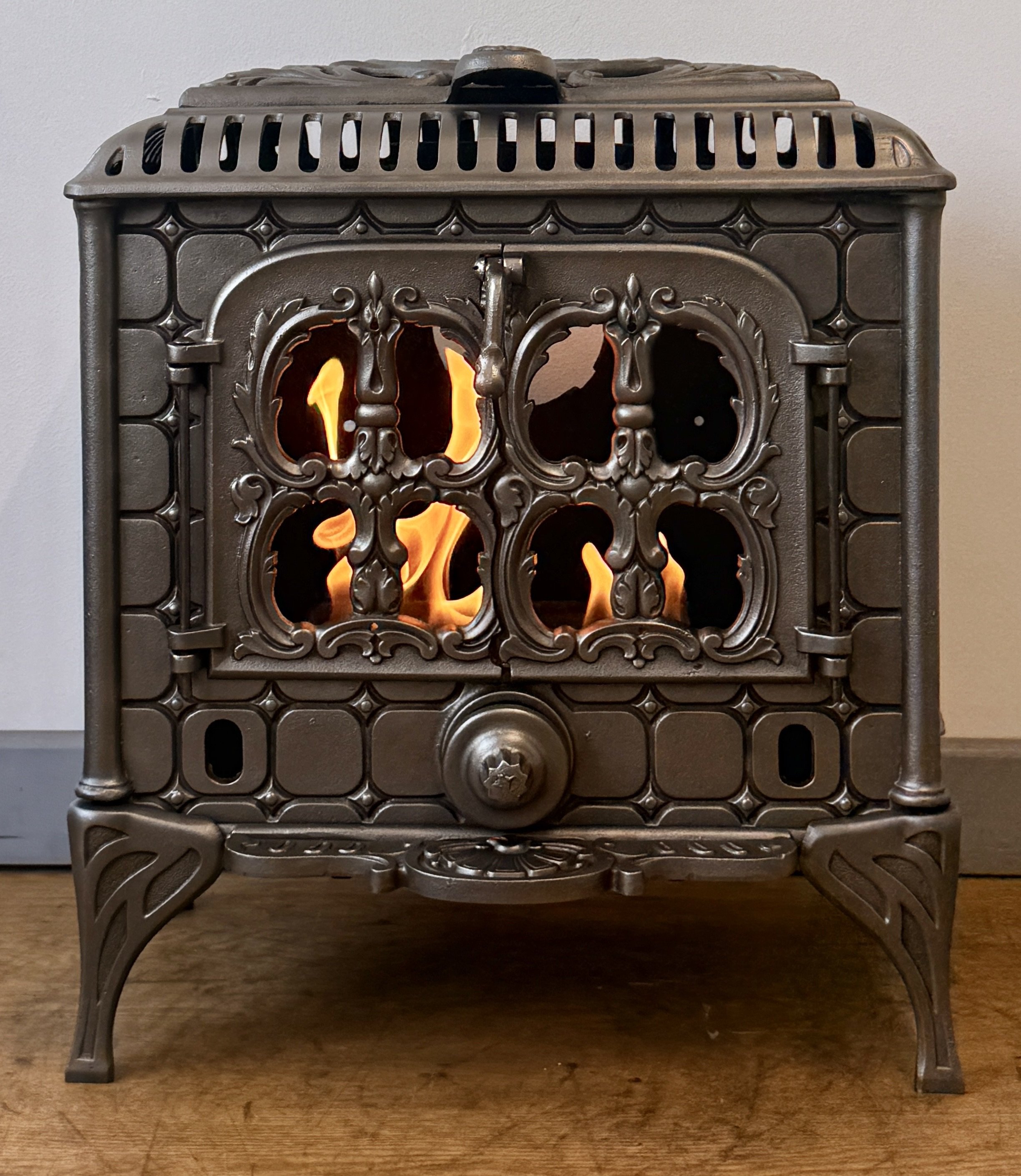 Front view of Perfector with flames