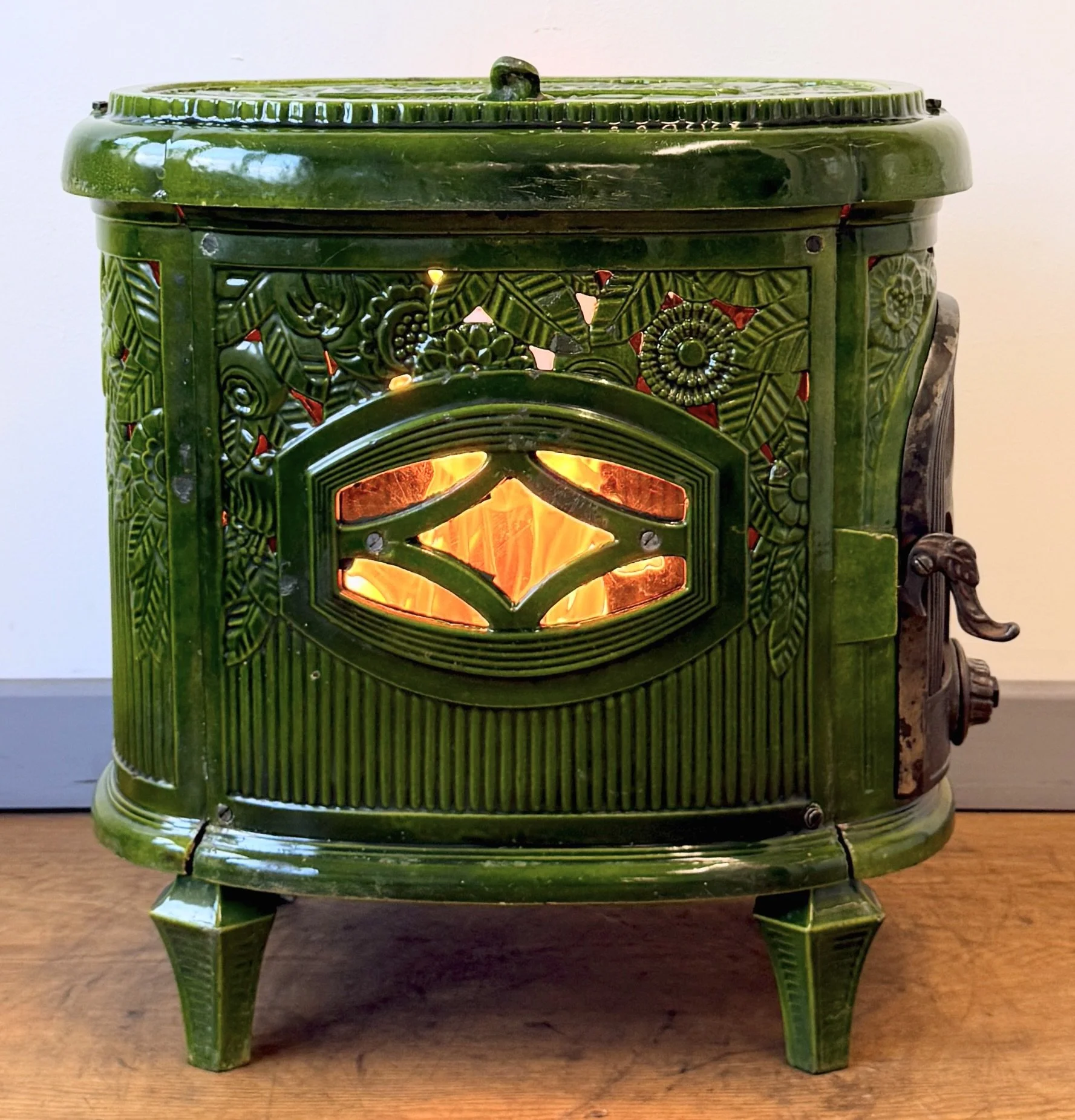 Front View of Le Non Pareil Arts and Crafts Stove