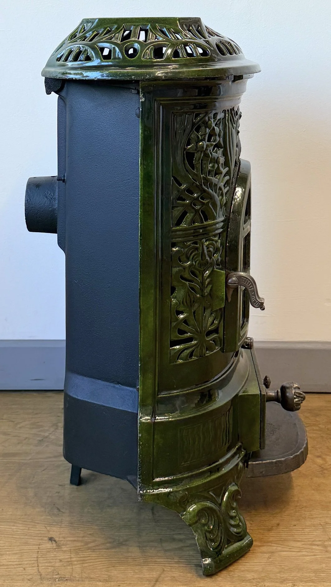 Side view of Green Alley Freres stove