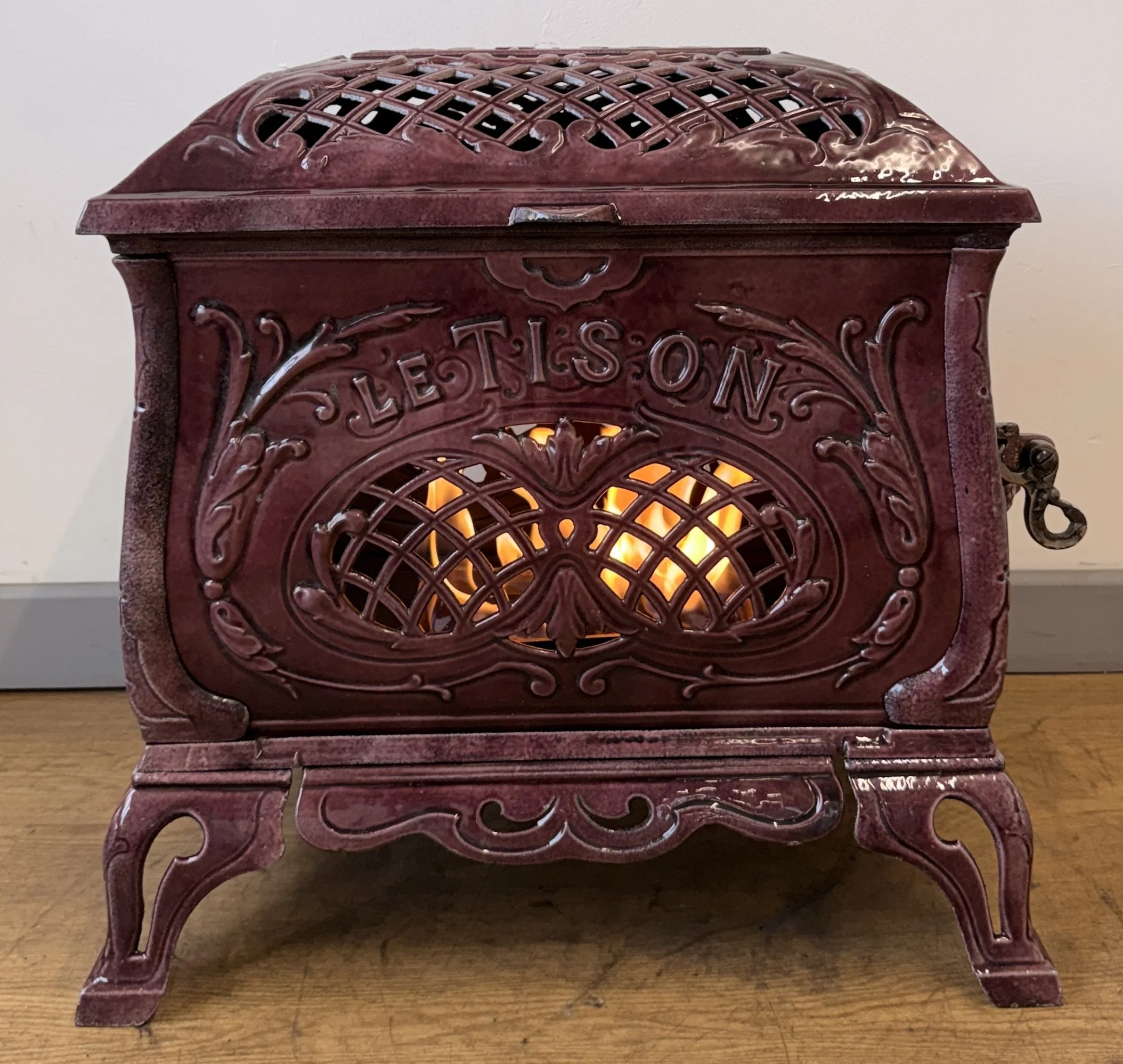 Front view of Art Nouveau stove, Le Tisson