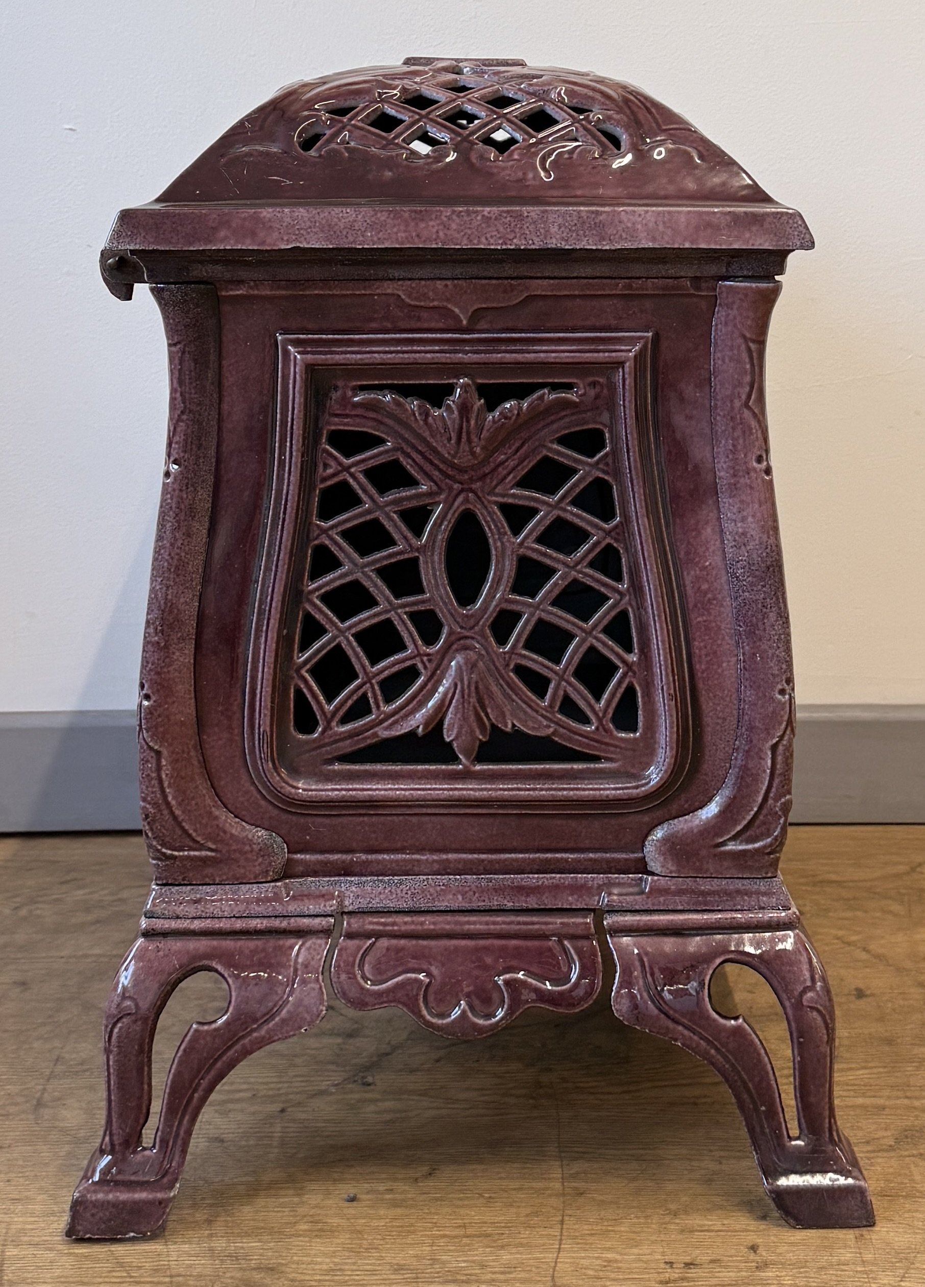 Side view of Le Tisson