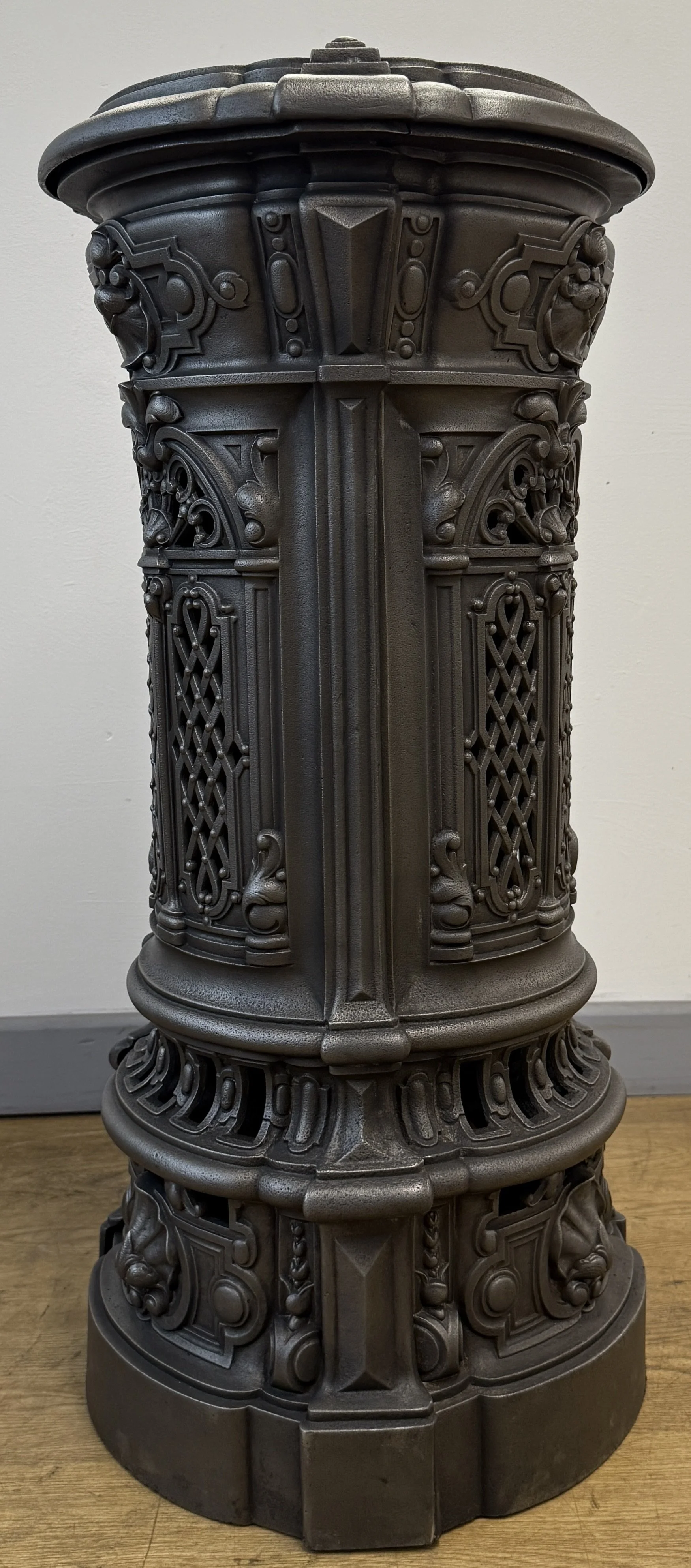 Rear view of Godin Lemaire