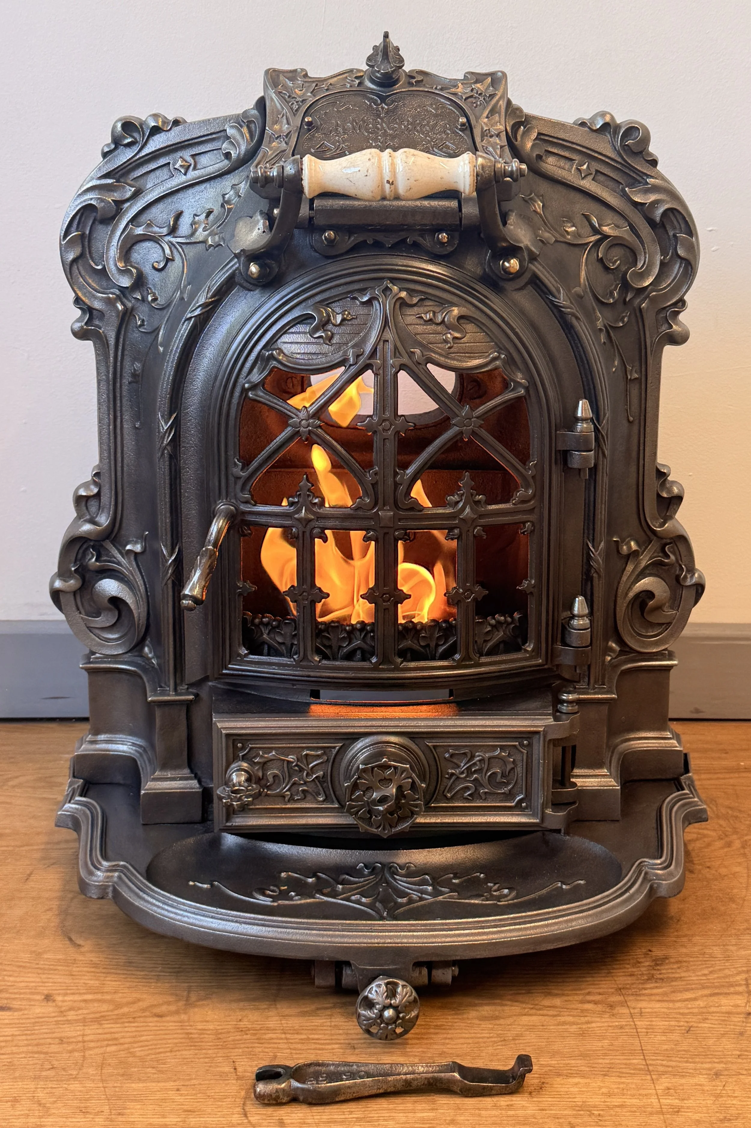 Front view with flames of Bioethanol Stove
