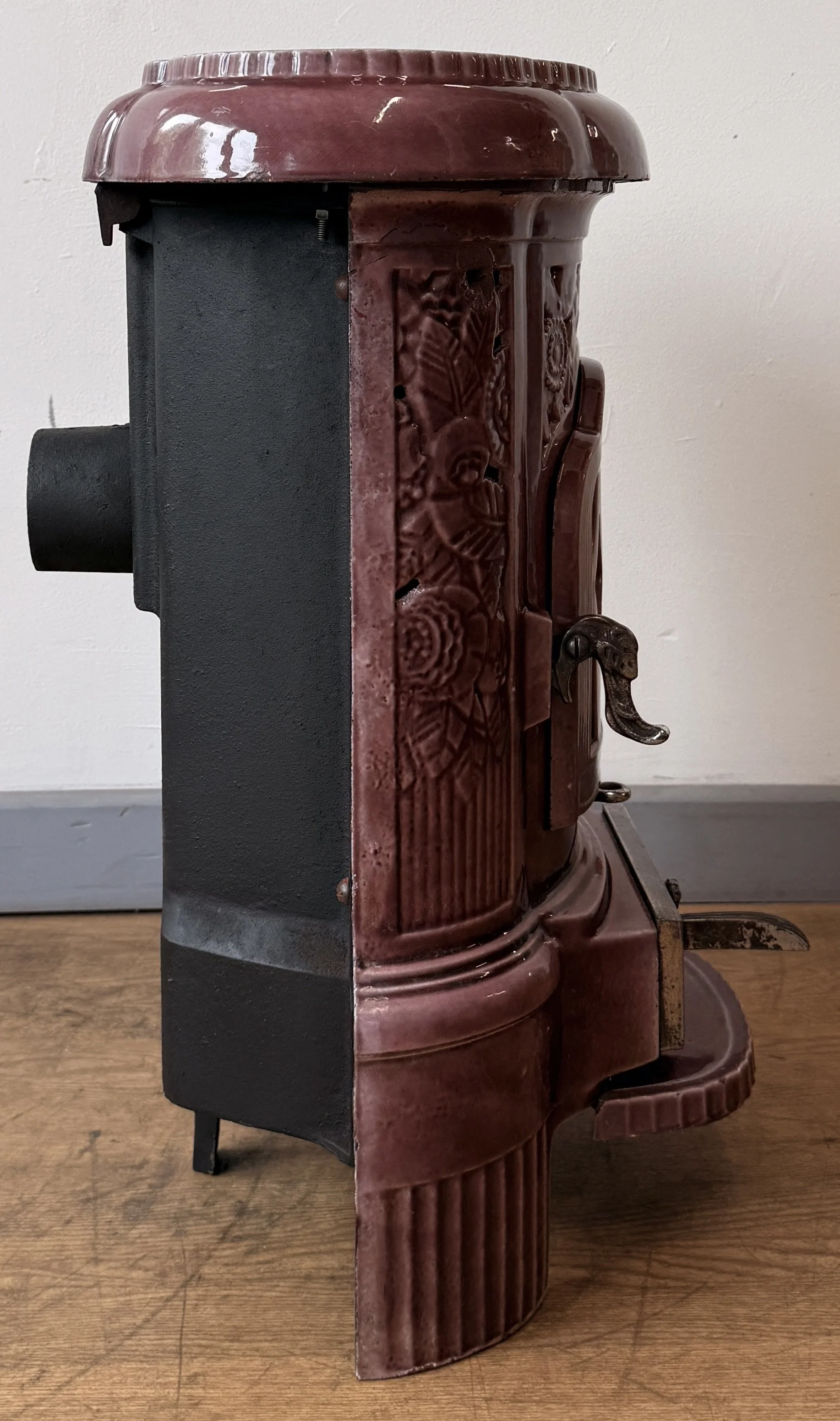 Side view of Vintage Stove