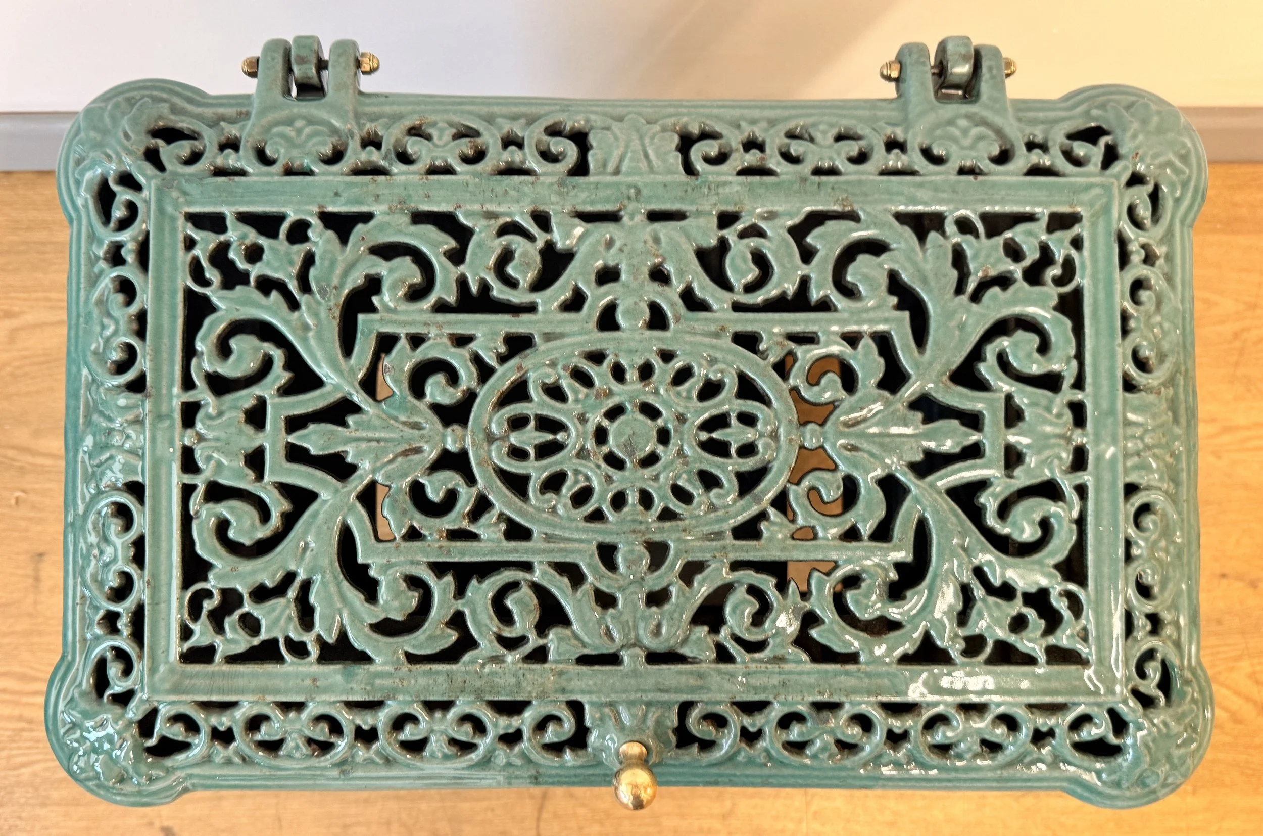Decorative top view of a Le Select French stove