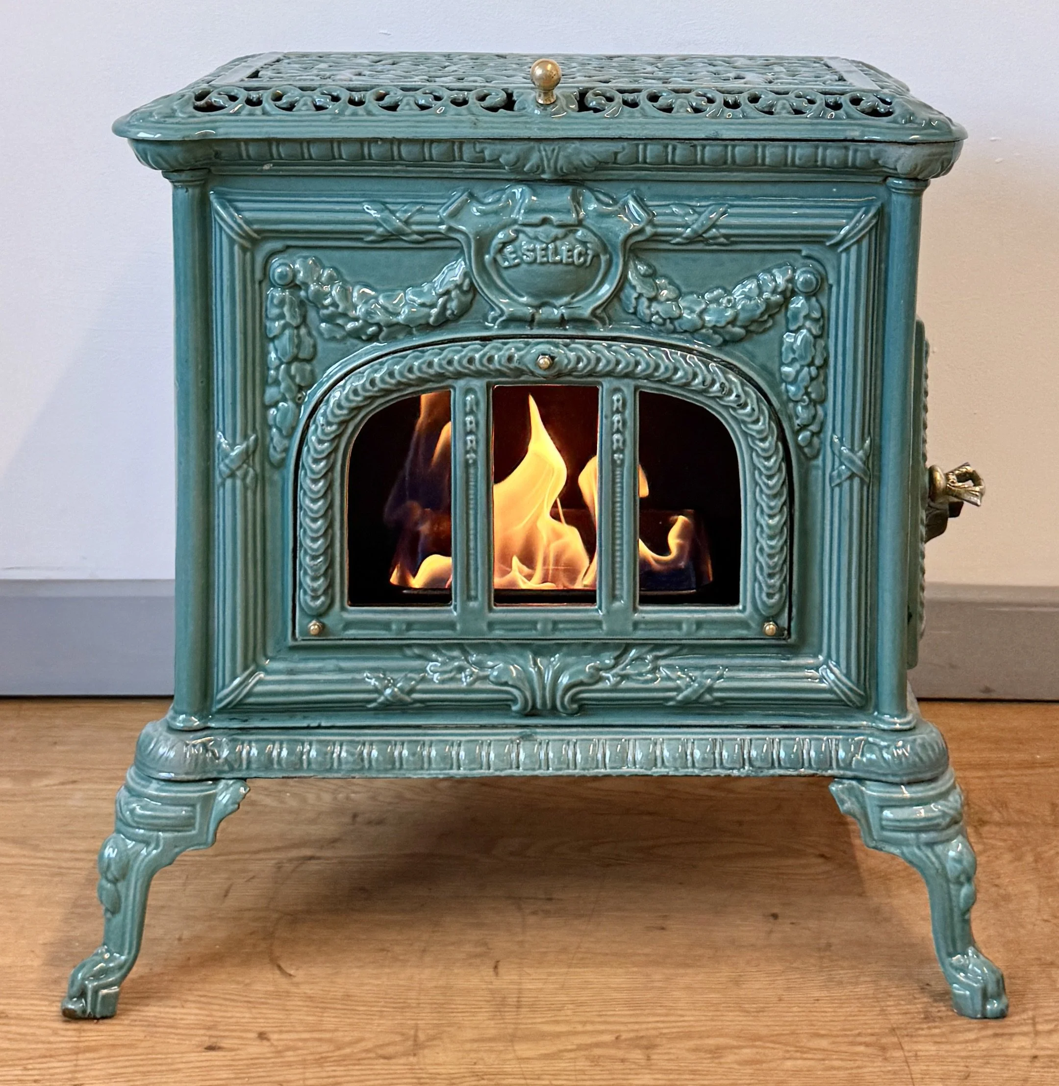 Front view with flames from a Bioethanol French Antique Stove