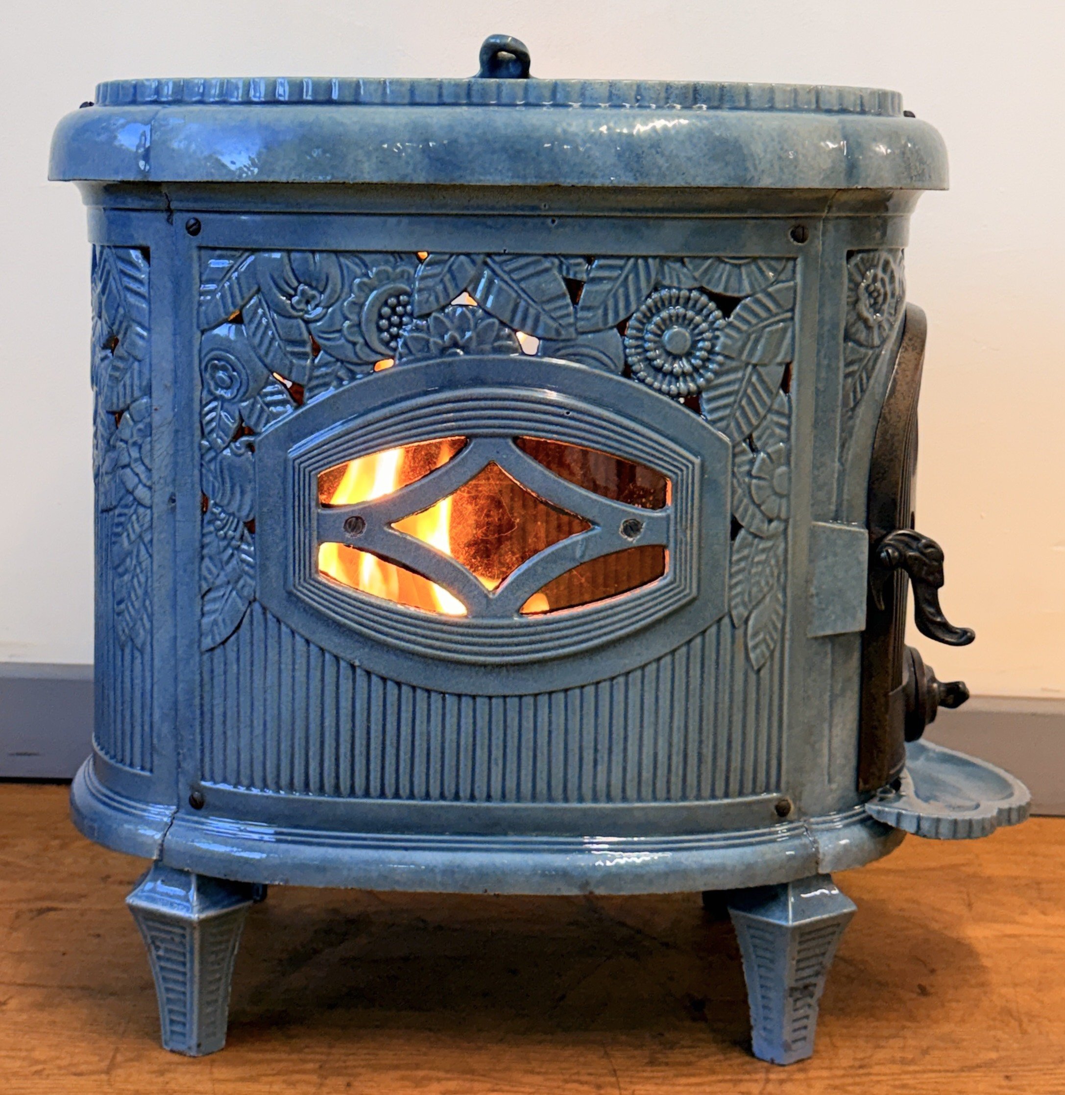 Front view of the fire in a Bioethanol stove