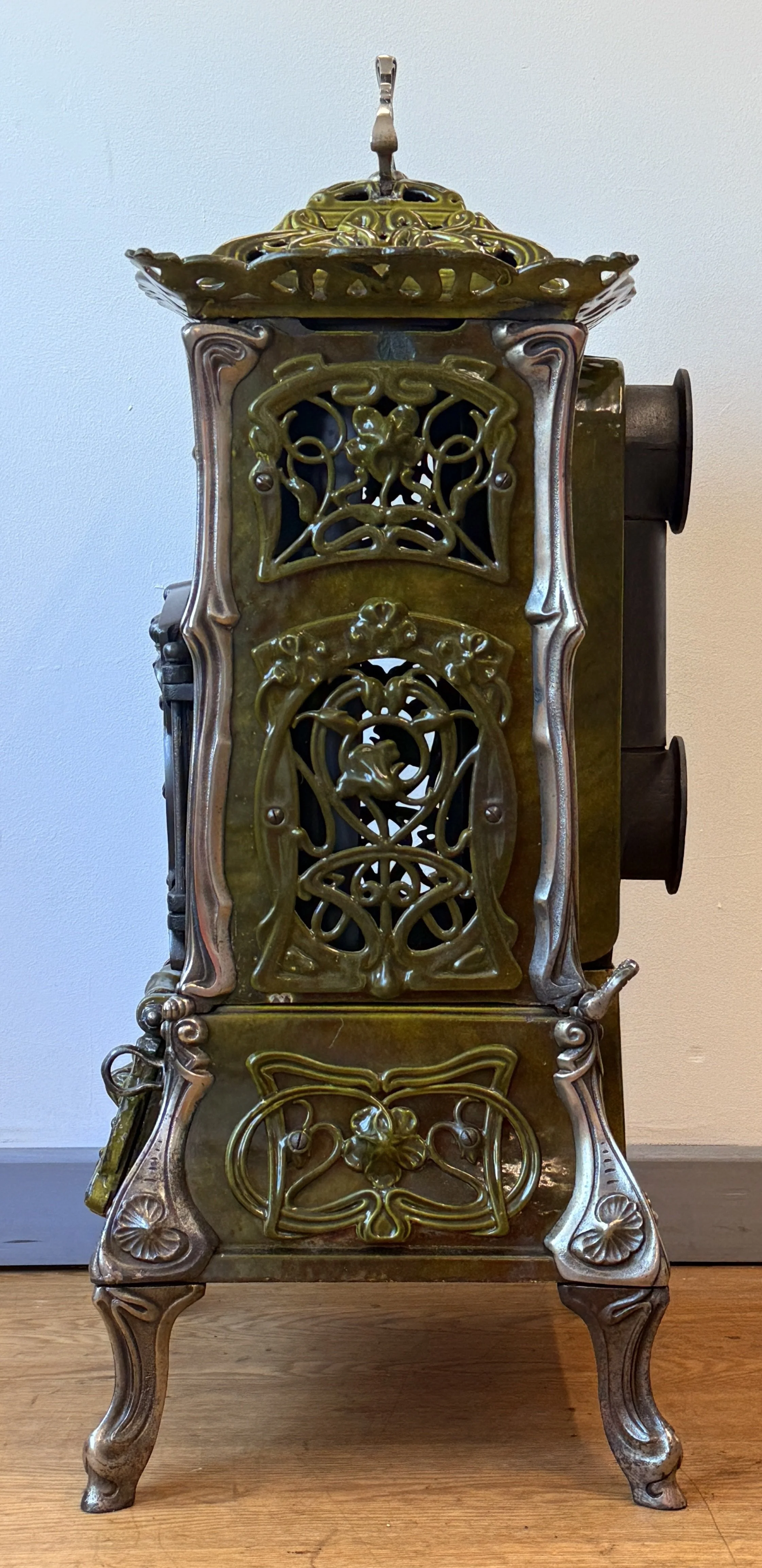 Side view of Art Nouveau stove
