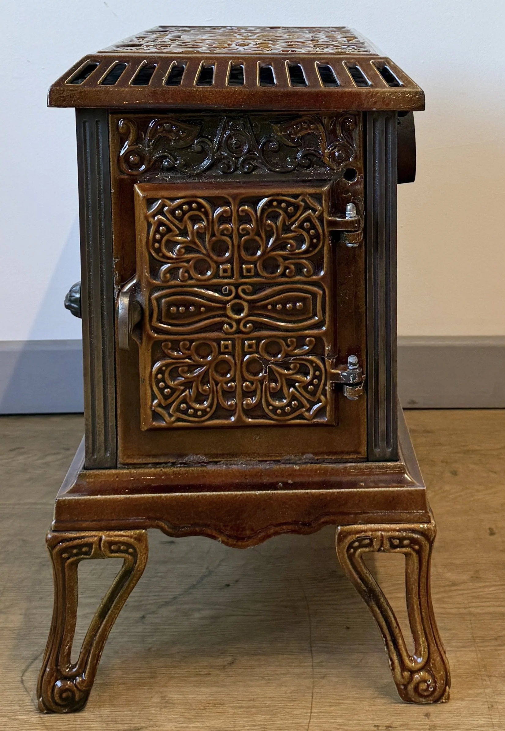 Door view of Pied Selle stove