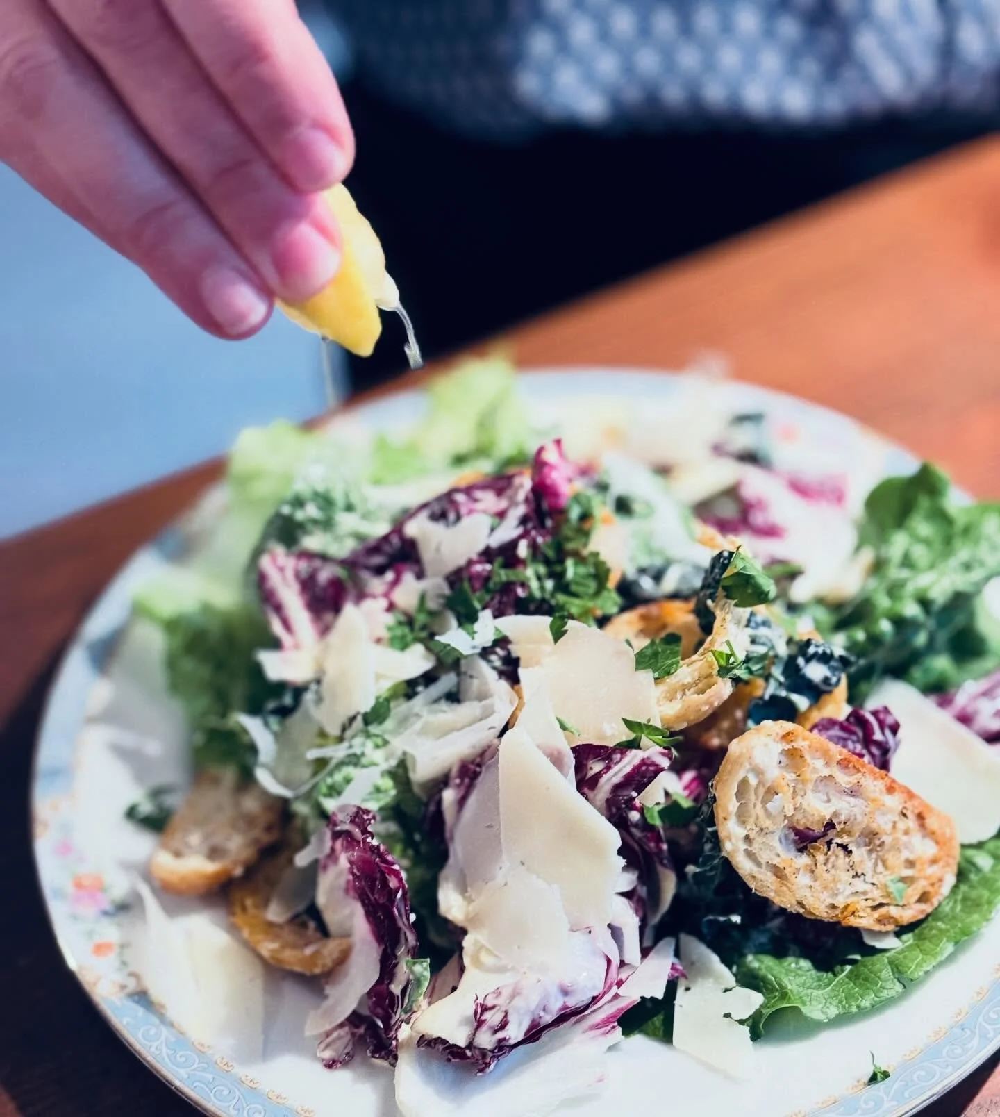 Saturday Suppers at the Bistro continue! Each week, from 5:00 to 7:30 PM, we're serving up a wintery Caesar salad, braised short ribs, pasta Bolognese and MORE! Order &agrave; la carte for the table, and don't forget to pair with our delicious wines 