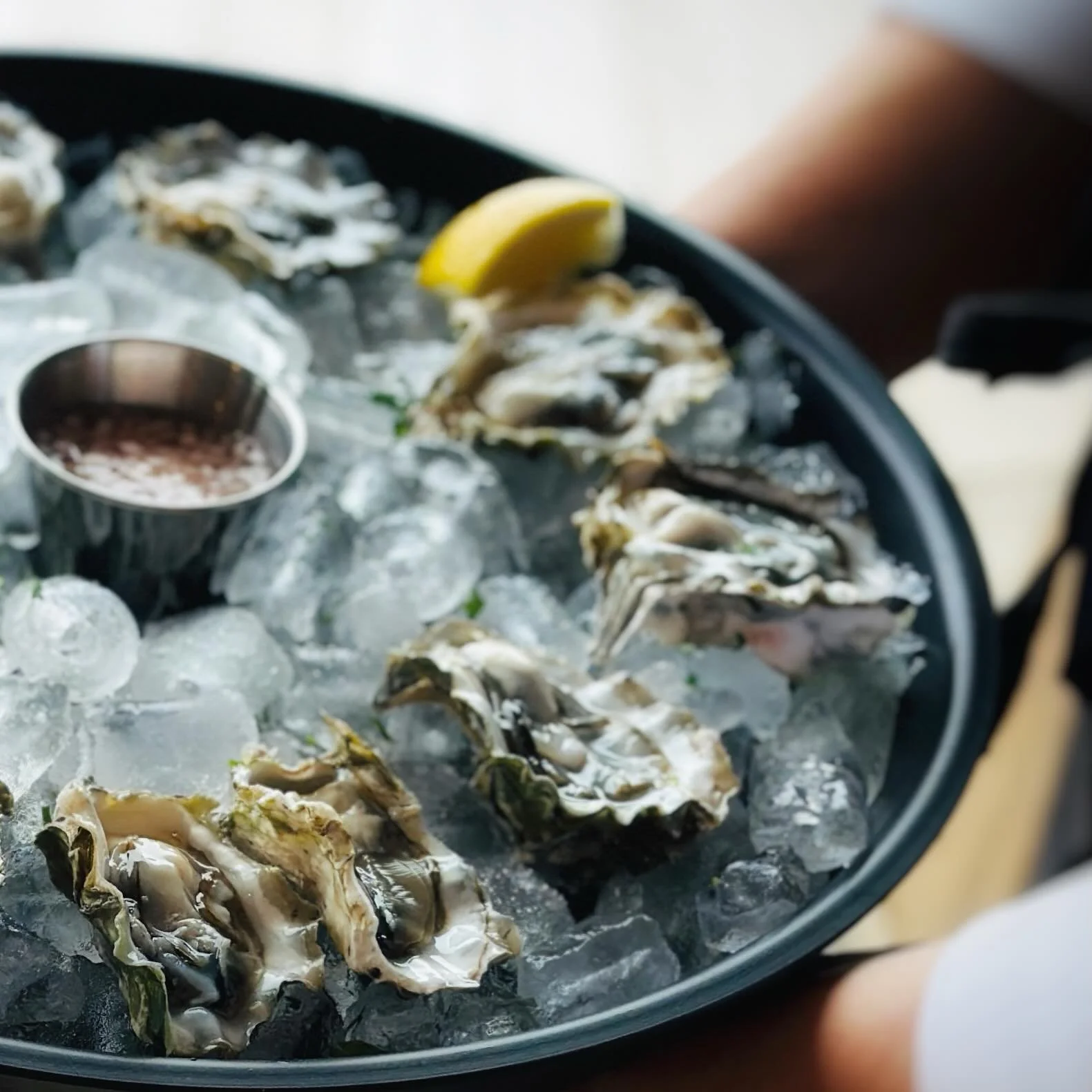 Father&rsquo;s Day + Solstice = Oysters at Domaine Pouillon Wine Bistro 👀

Celebrate Dad and the longest day of the year with fresh Hama Hama oysters, stunning Gorge views, and a glass (or bottle) of your favorite wine!

🦪 Hama Hama Oysters | 2-5 P
