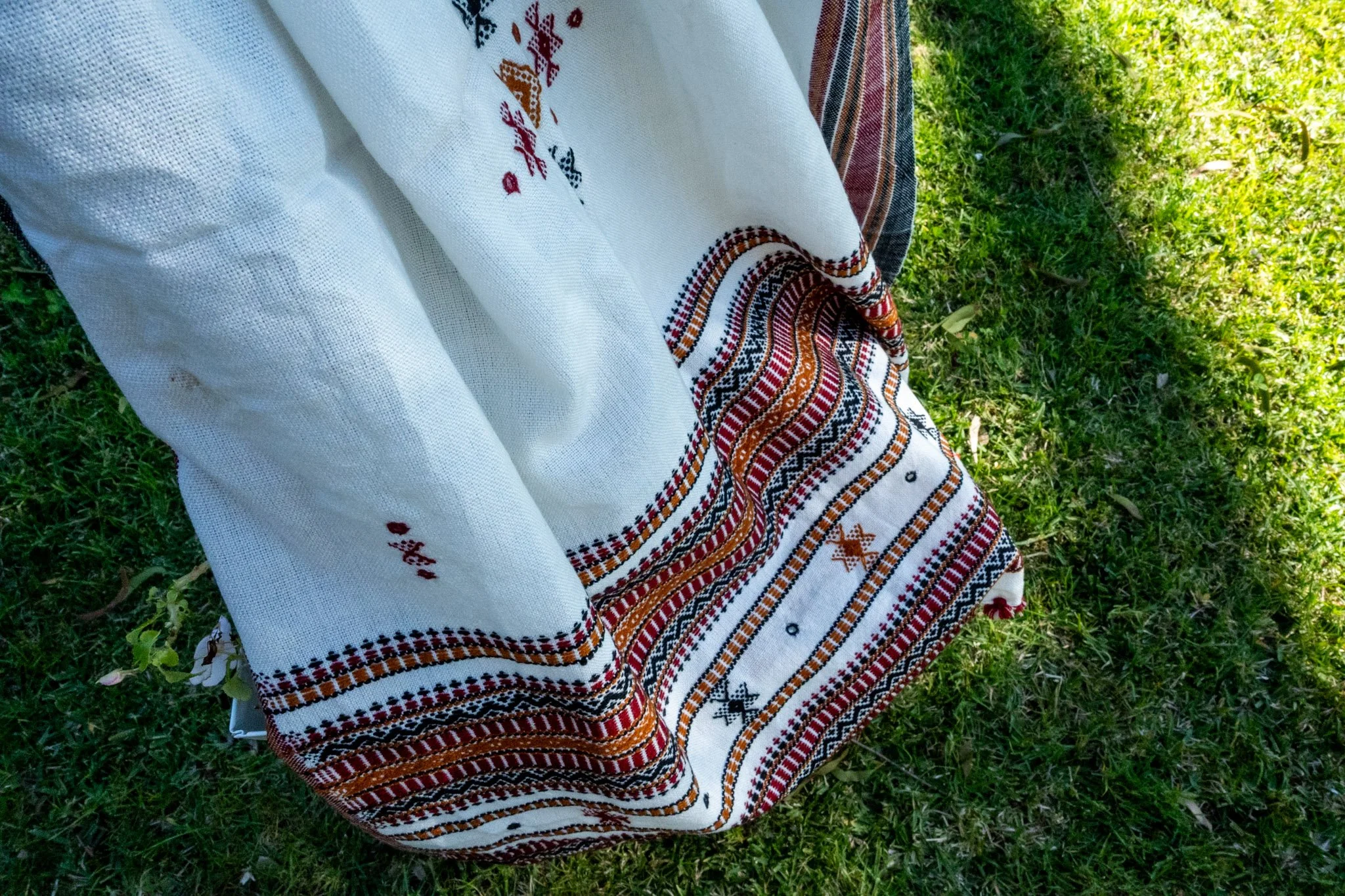 Handwoven Bhujodi Wool Shawl Ivory with Kutch Motifs and Mirror Work