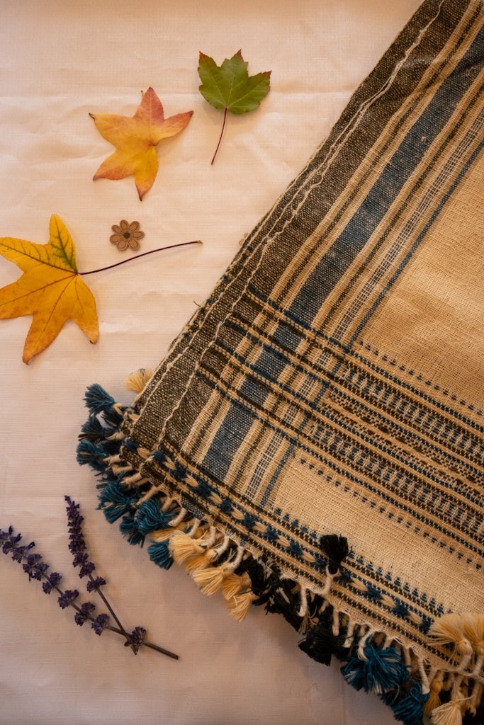 Handwoven Bhujodi Wool Throw – Natural Ivory with Indigo Stripes & Tassels