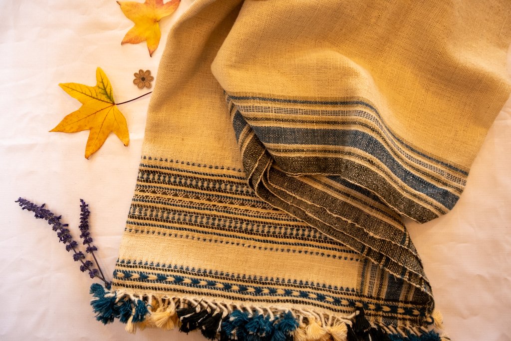 Handwoven Bhujodi Wool Throw – Natural Ivory with Indigo Stripes & Tassels