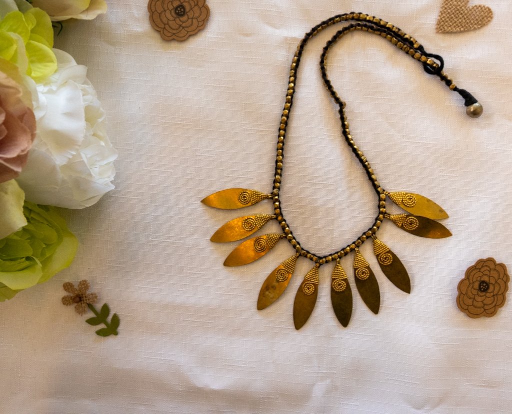 Handmade Dhokra Leaf Pendant Necklace – Brass Jewellery