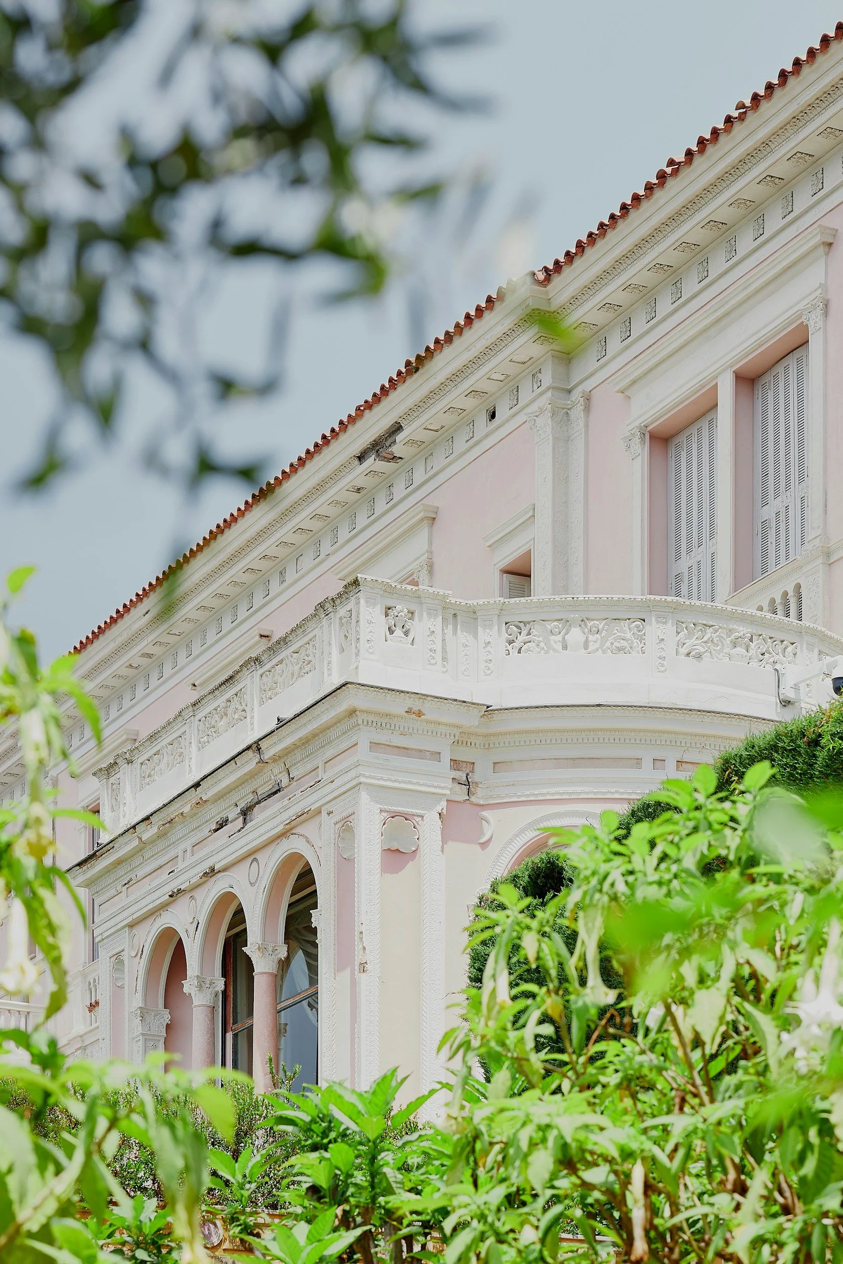 Residential education and private tutors for families living between Monaco and the South of France