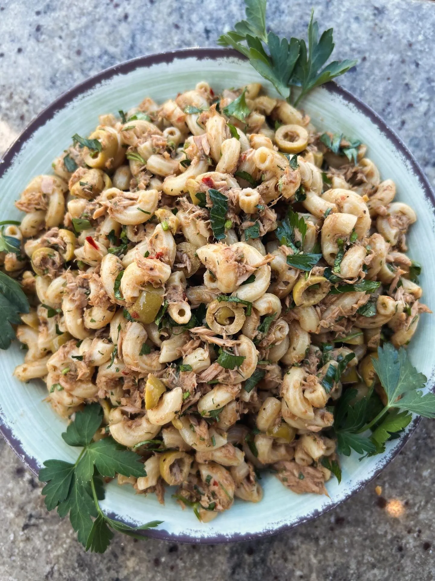 Have you tried our Tuna Pasta salad ? 🥗 
 Simple ingredients, bold Mediterranean flavor ✨

Cavatappi pasta tossed with flaky tuna, bright lemon, and a bold mustard-dill dressing. Finished with green olives, garlic, herbs, and a touch of pomegranate 