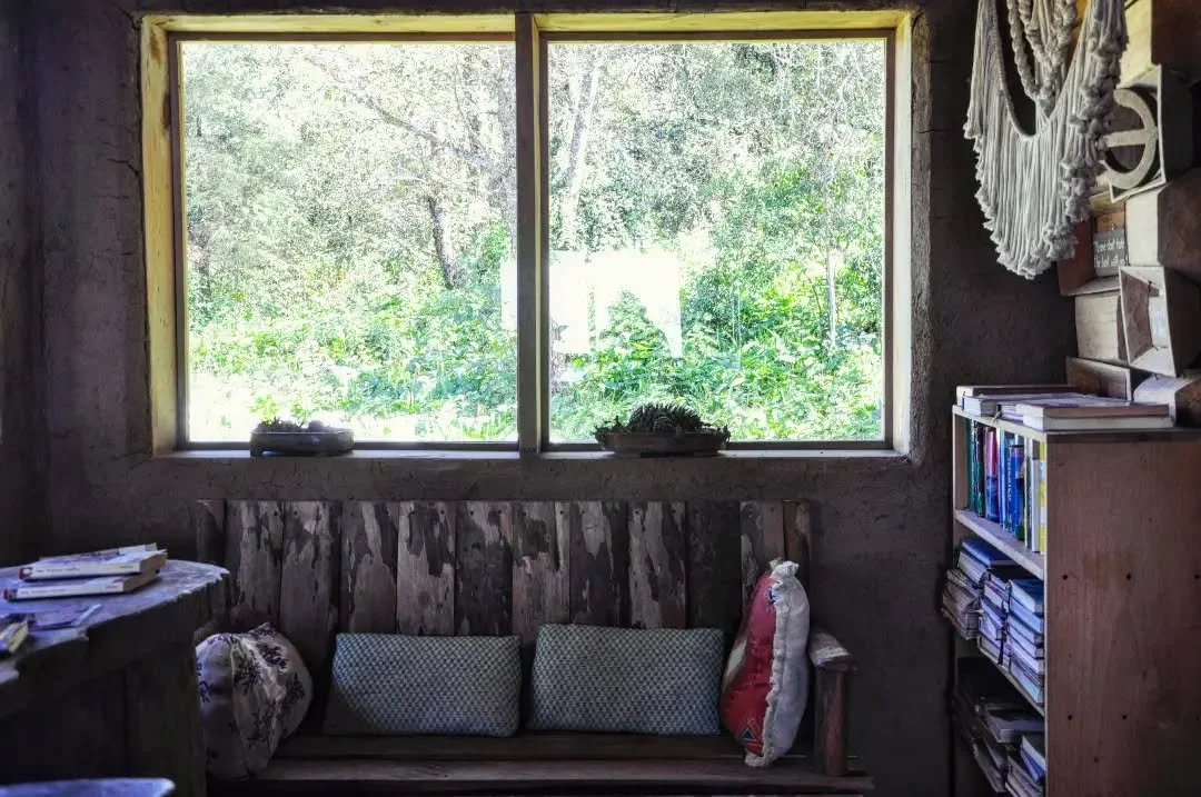 Disfrutar de un libro con gusto a monta&ntilde;a
Espacio de lectura en nuestro Restaurante Vegano "El Florecer"
📖 ✨️📕🌲