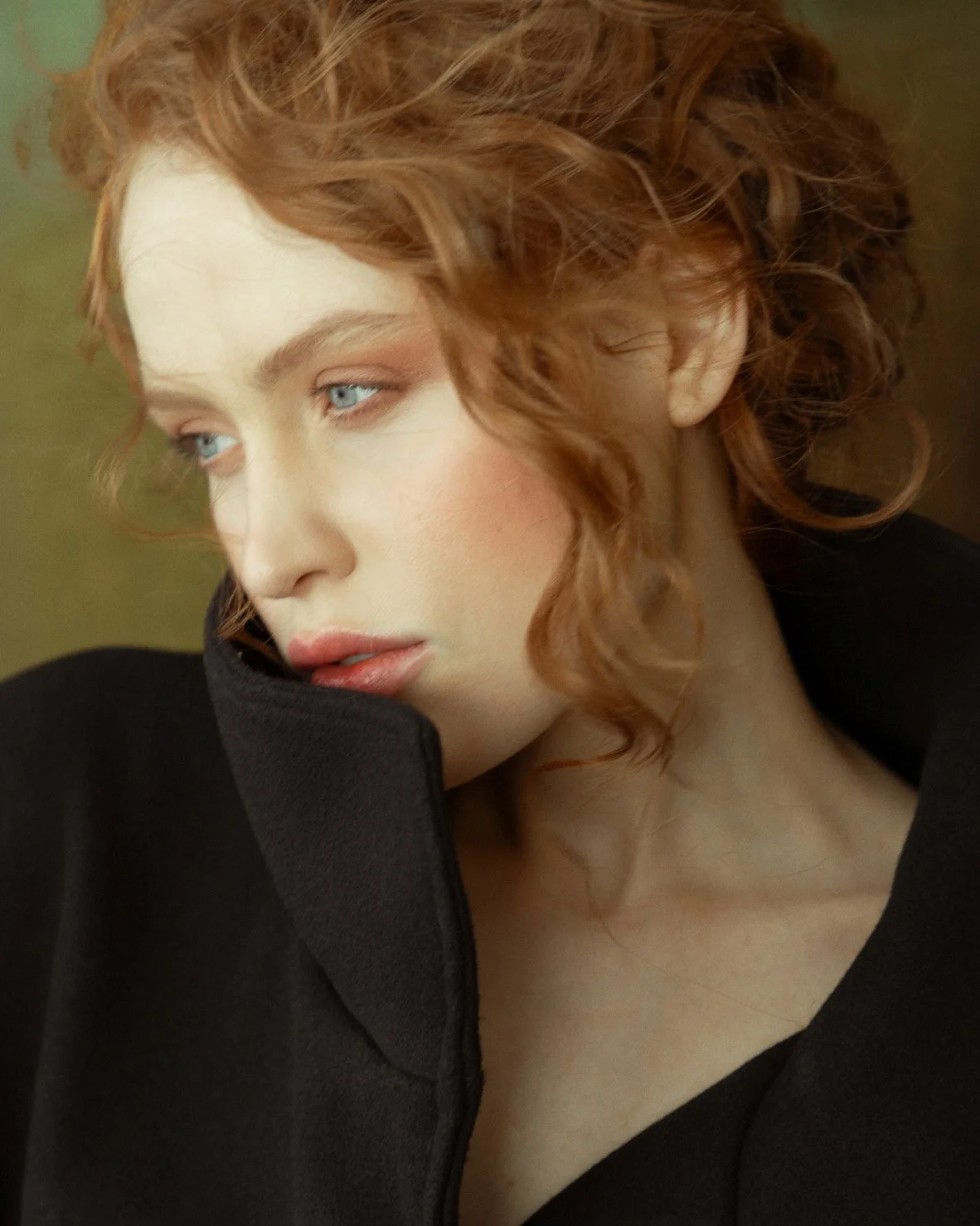 ritratto-fotografico-donna-studio (3).jpg